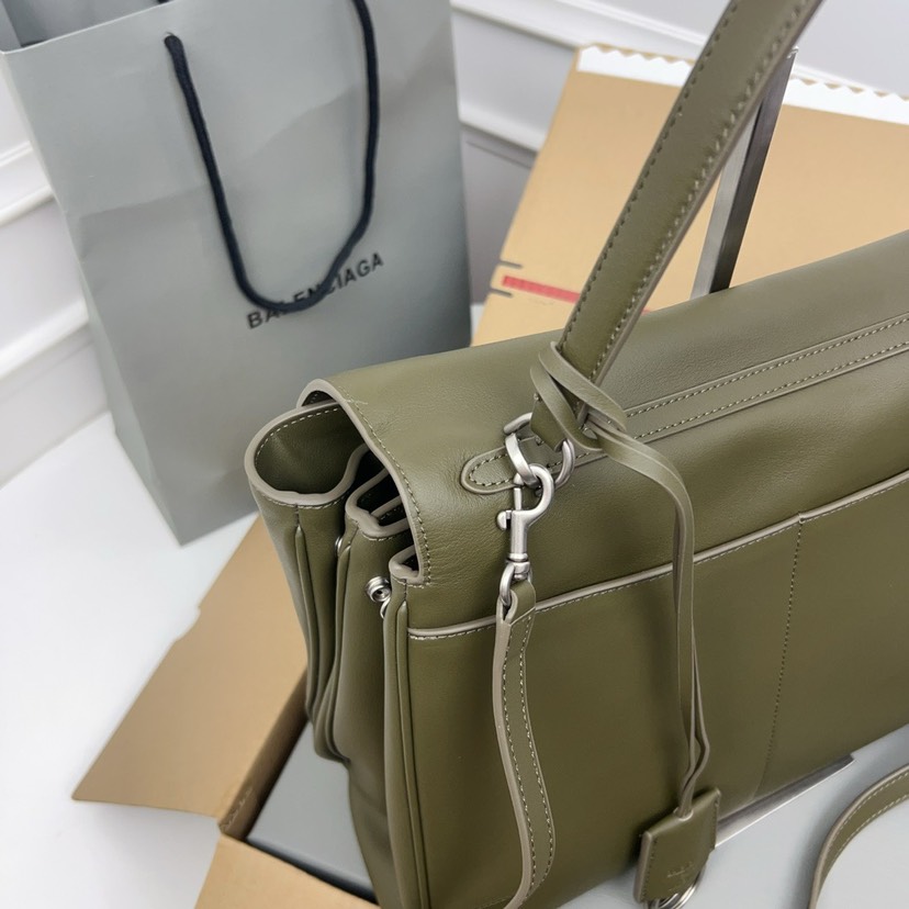 Balenciaga rodeo medium bag