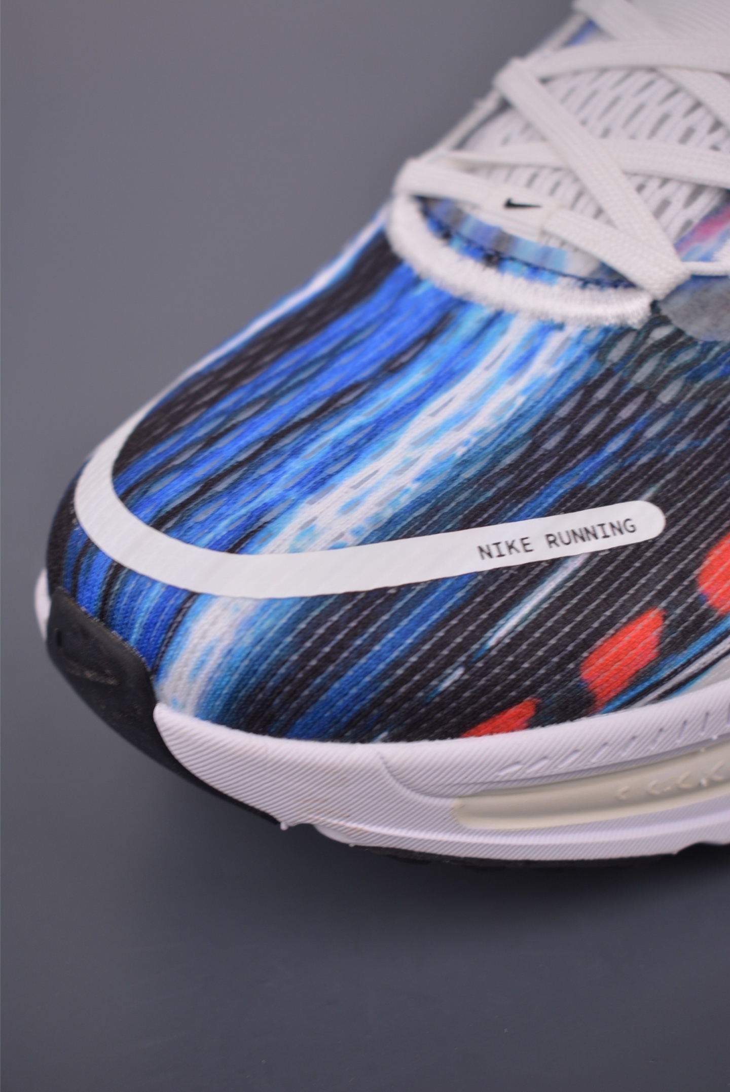 Nike Air Zoom Vomero 18 SE 