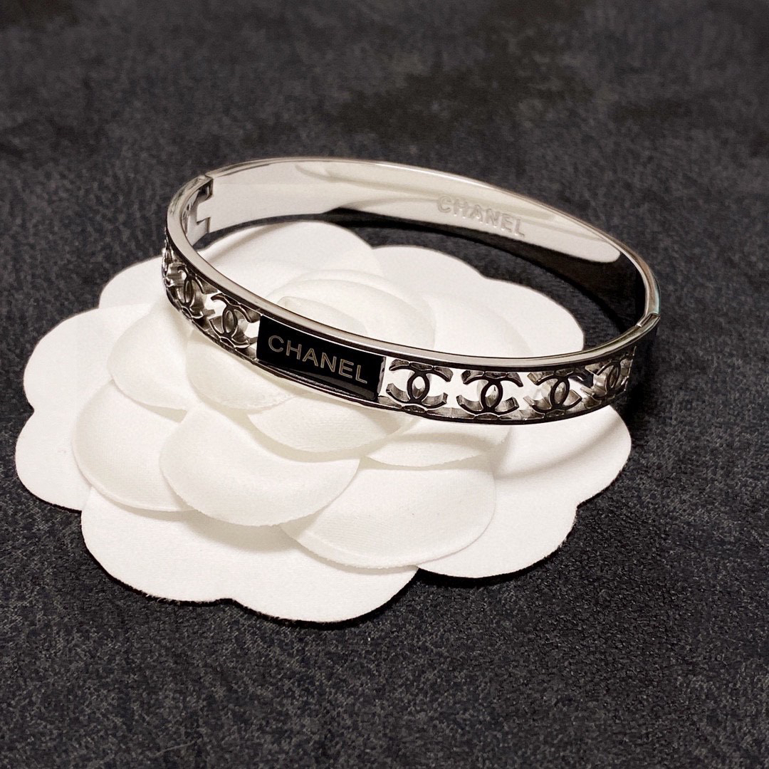 Chanel hollow bracelet