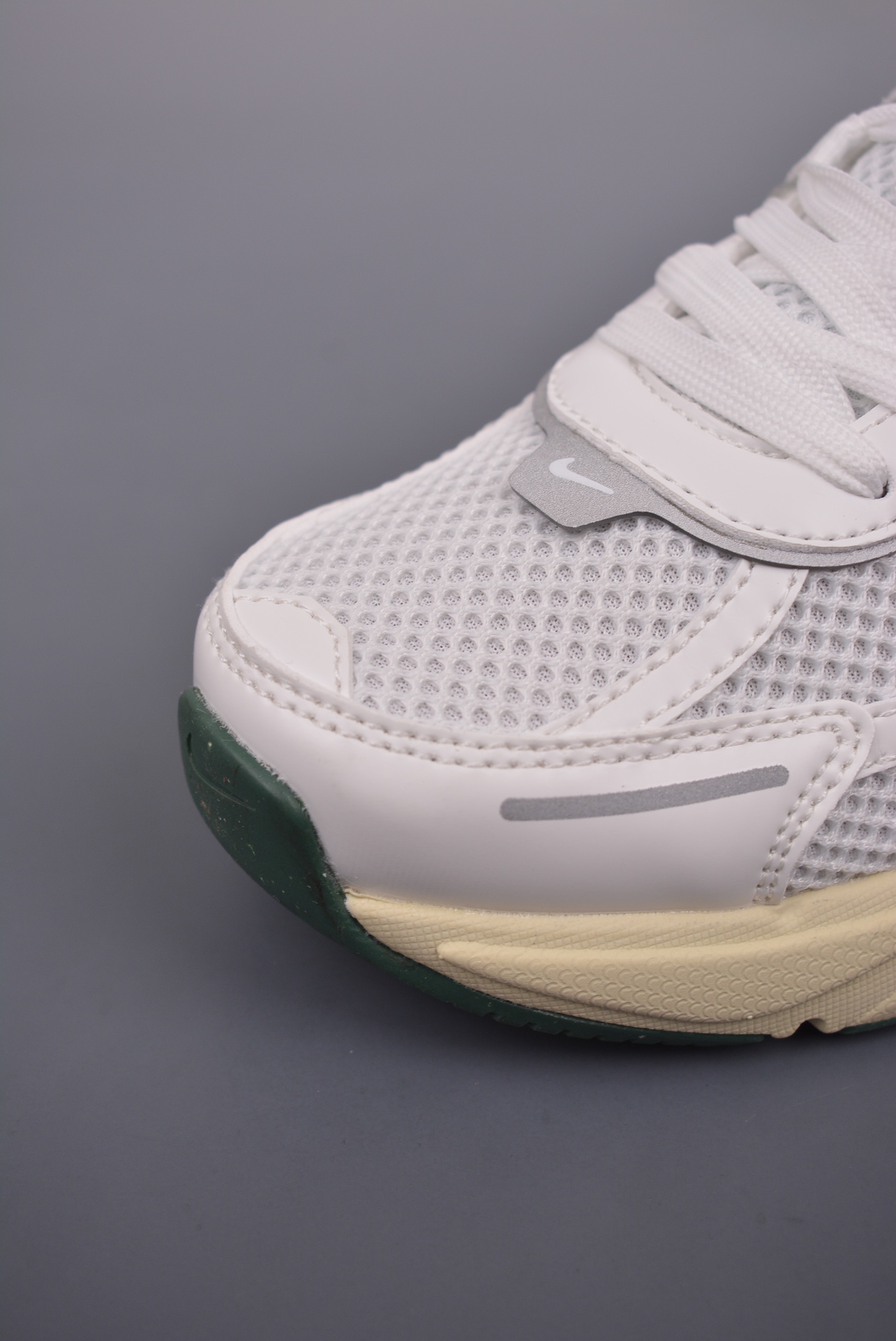 Nike Wmns V2K Runtekk Low White Green FD0736-101