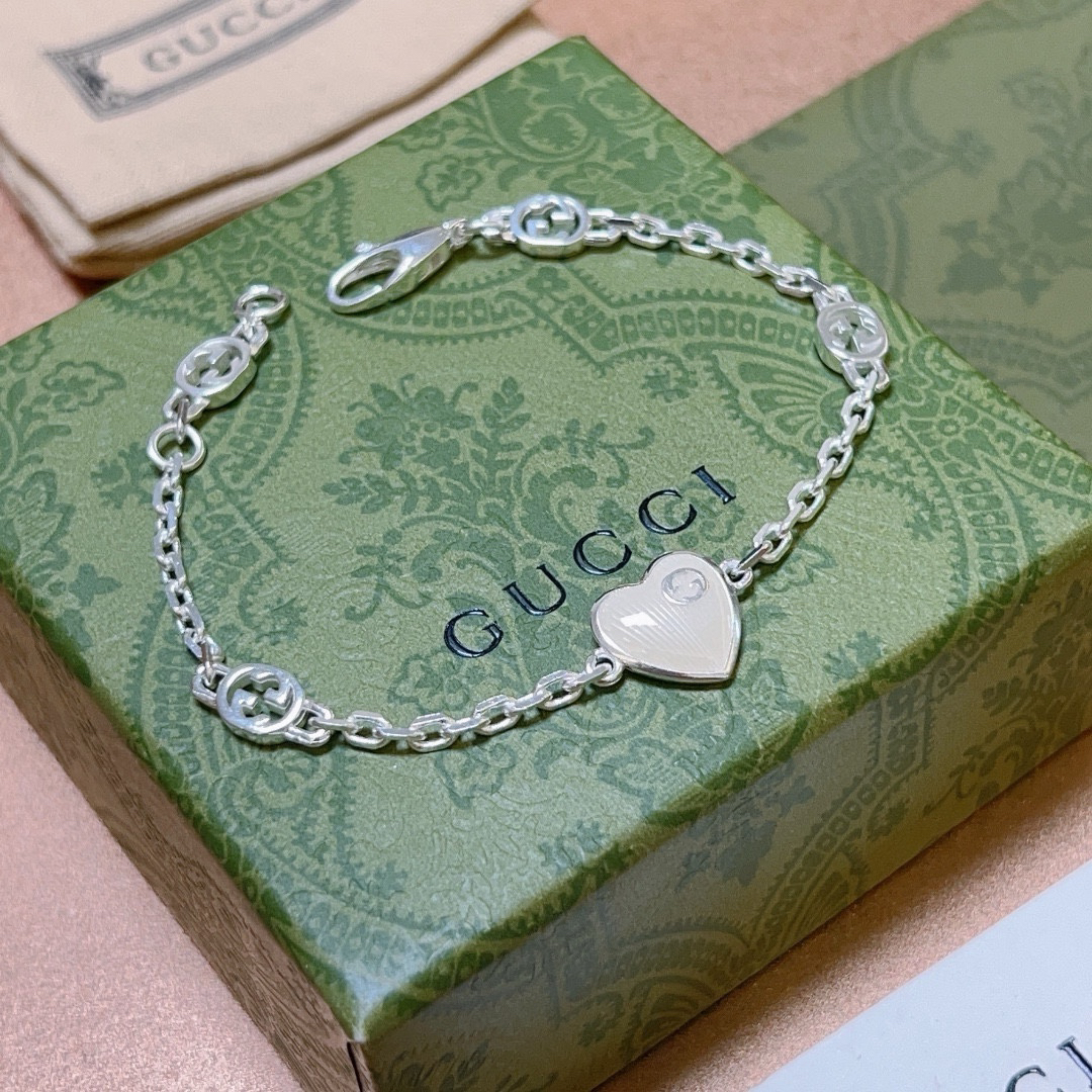 Gucci heart chain bracelet