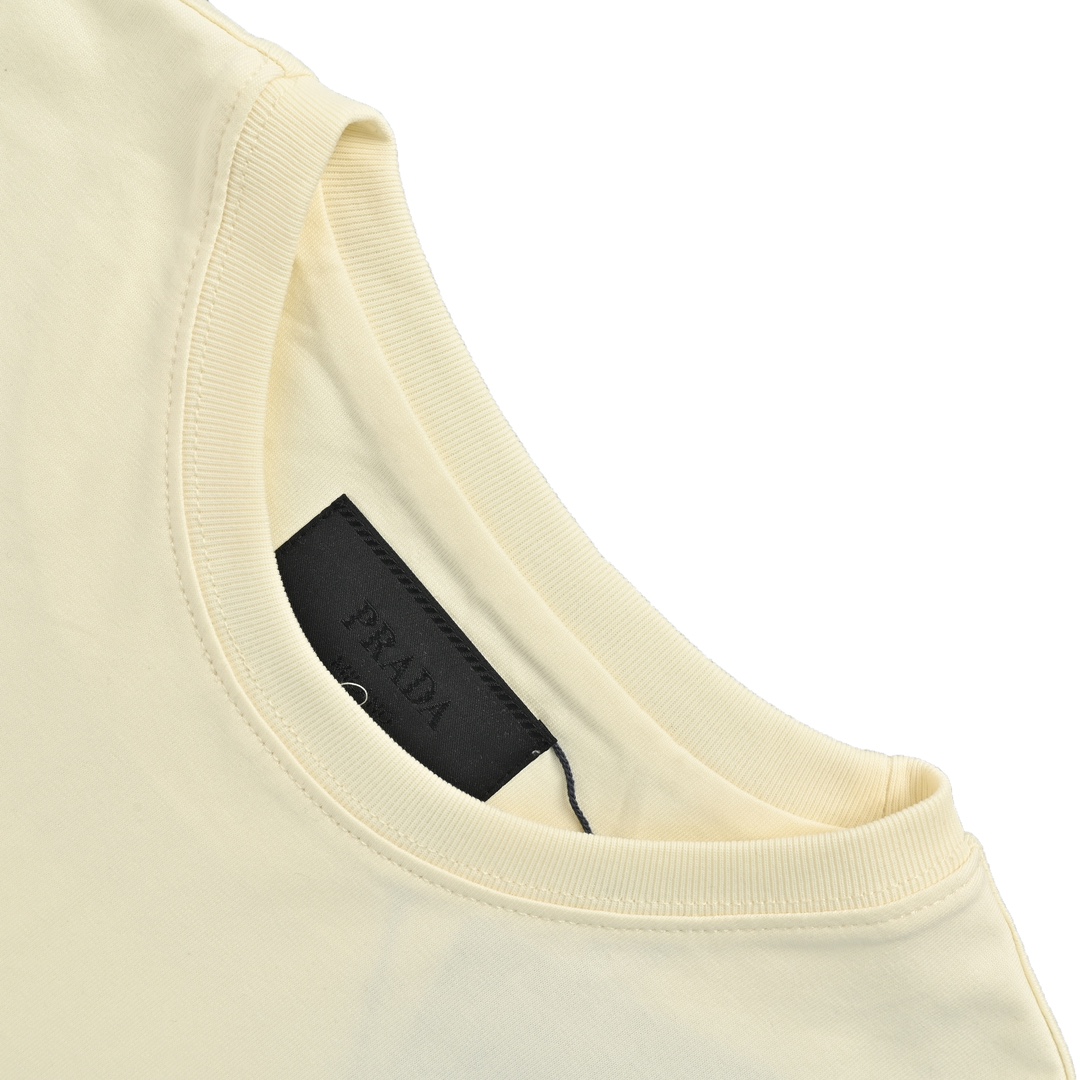 Prada 24ss apricot triangle logo short sleeveV