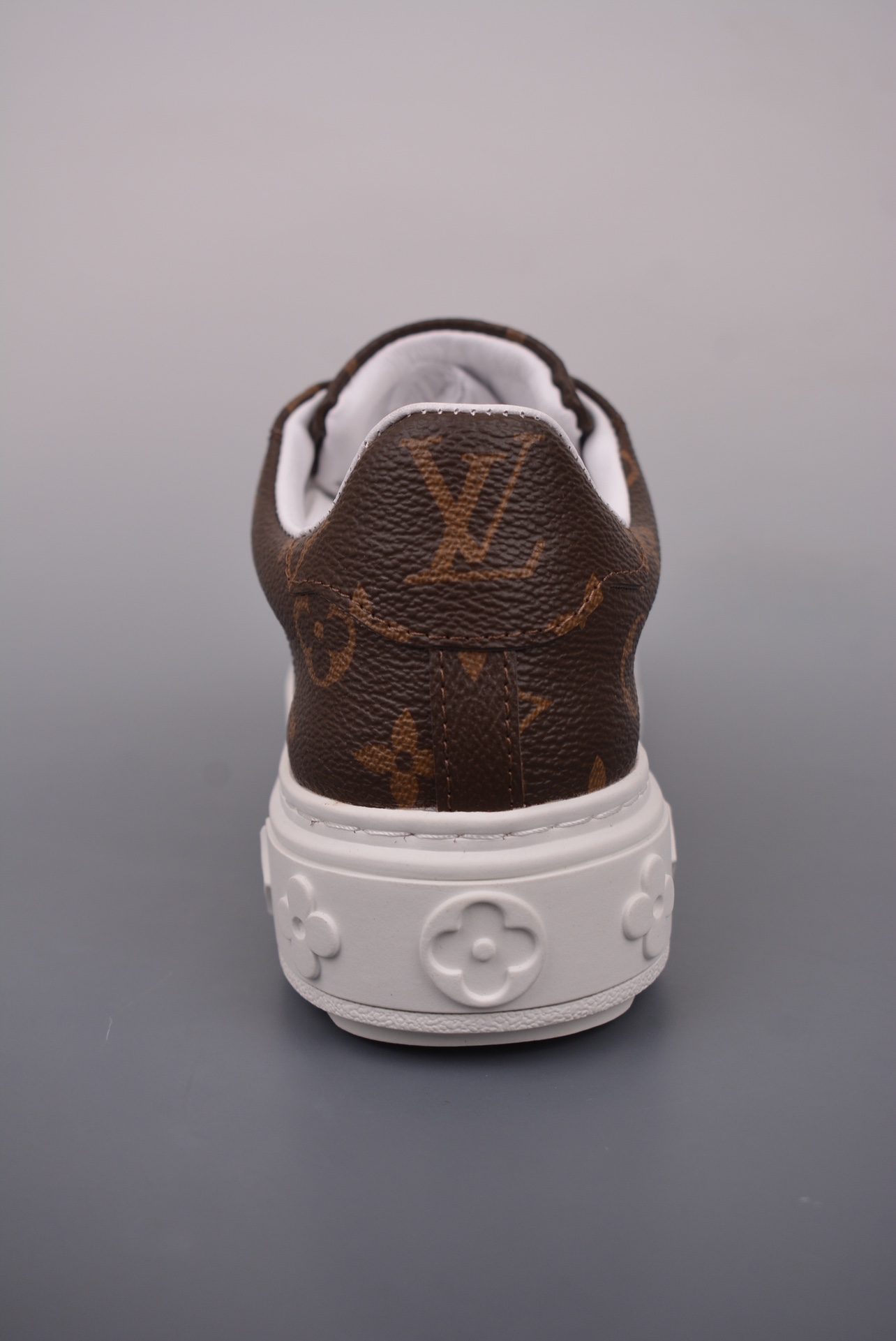 Louis Vuitton 2024s full print sneakers
