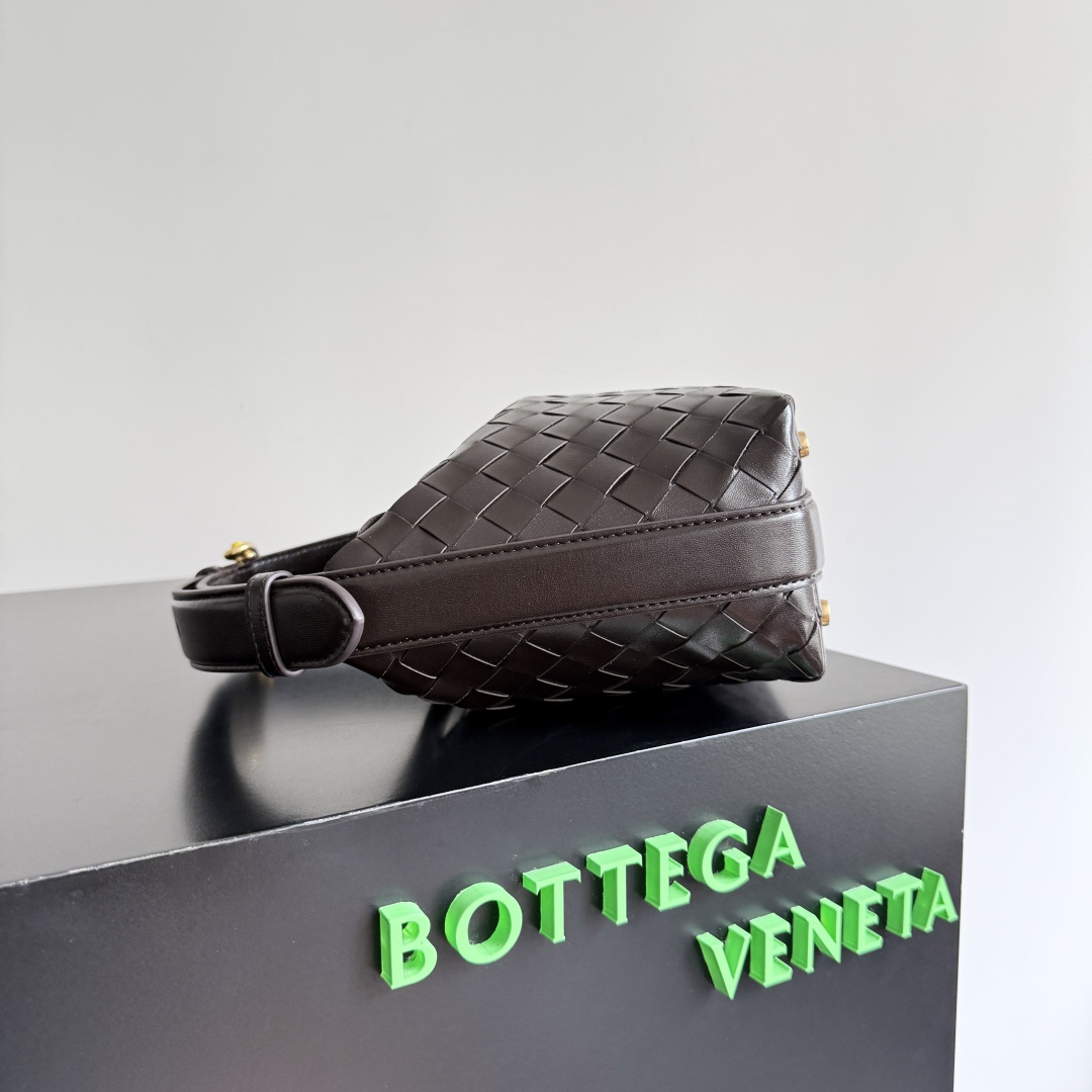 Bottega Veneta Year of the Snake Limited Edition Wallace Handbag 754443