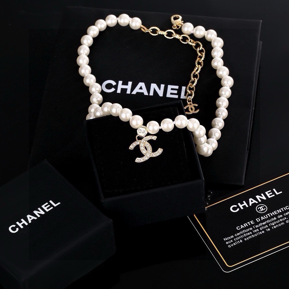 Chanel new pearl necklace