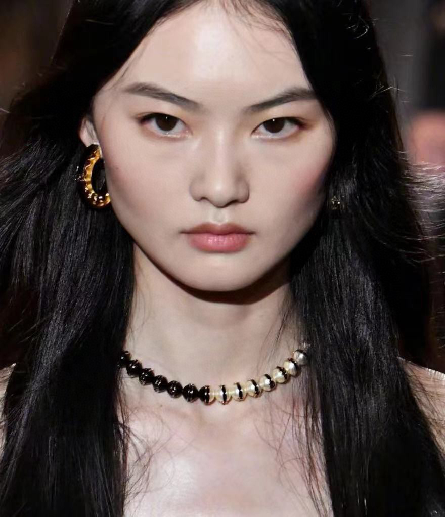 Chanel black and white pearl necklace
