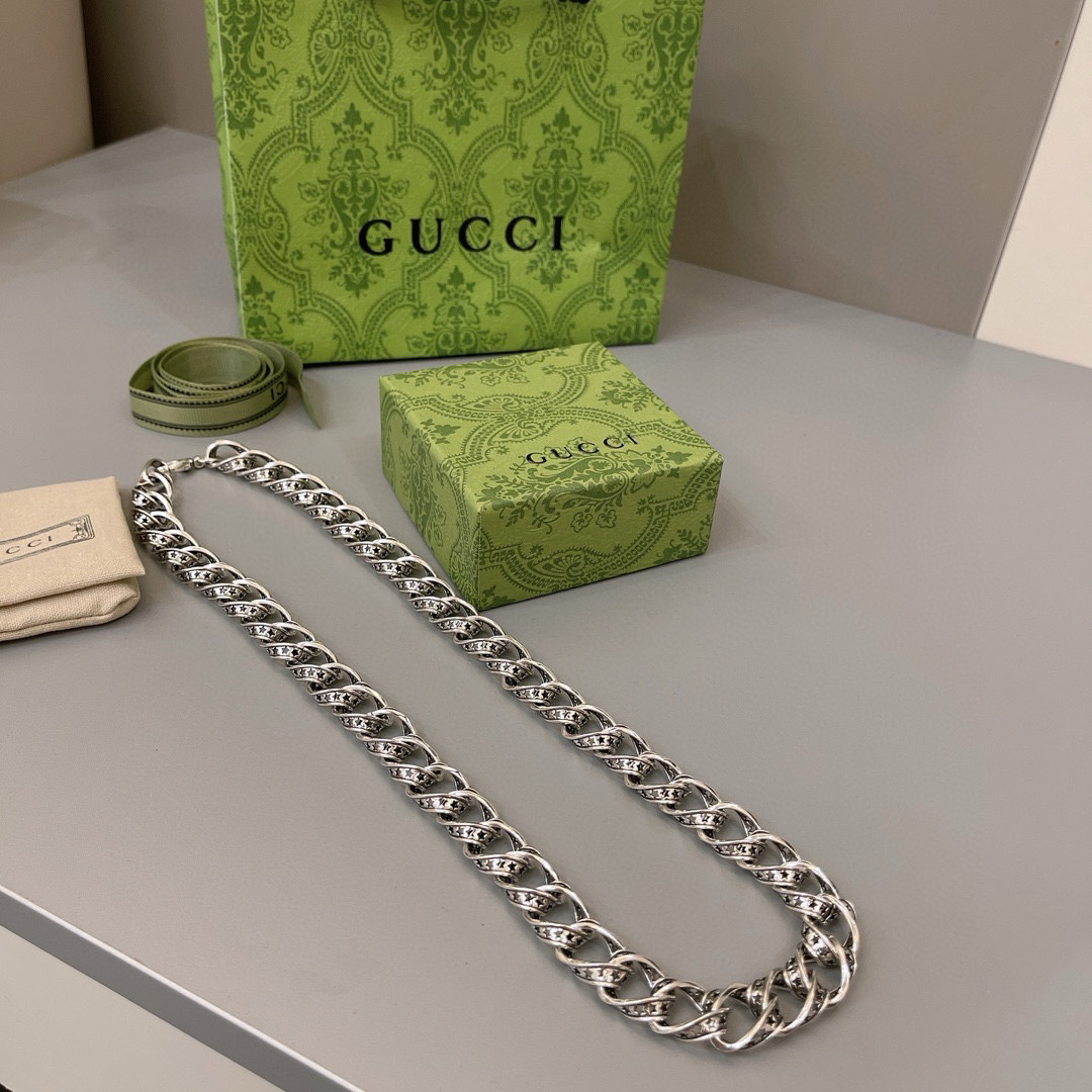 Gucci Twist Vintage Necklace