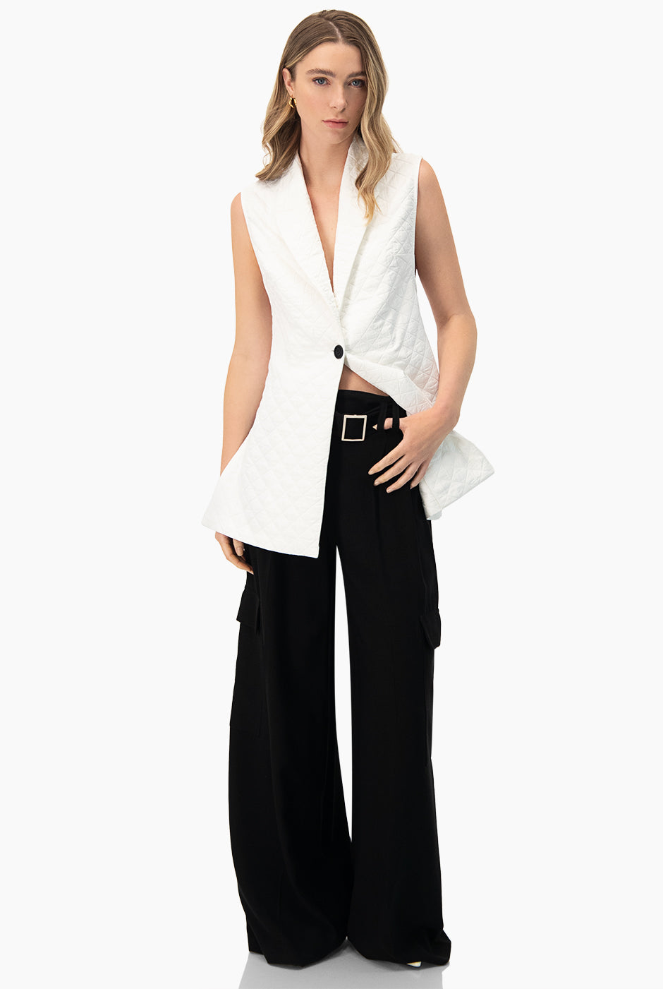 Pantalon negro cargo con cinturon