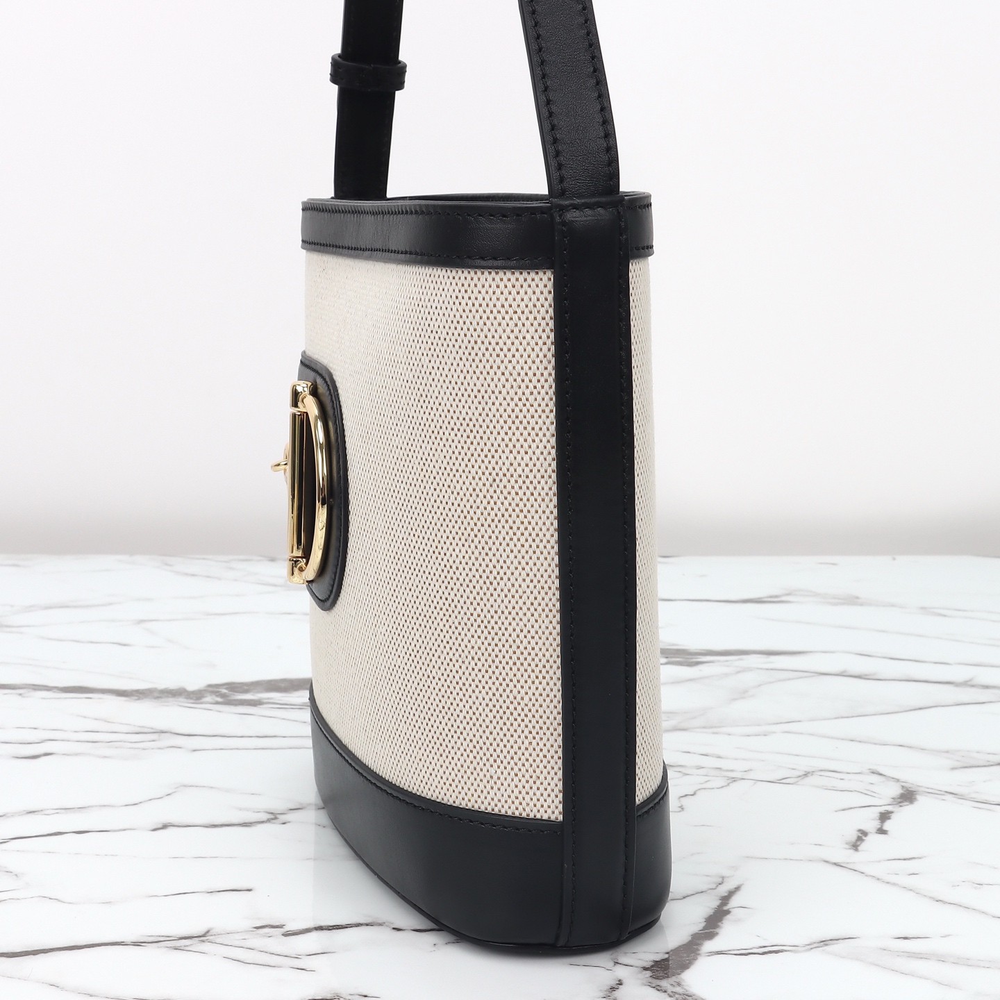 Gucci 73 Small Bucket Bag 833665 AAEUI 8457