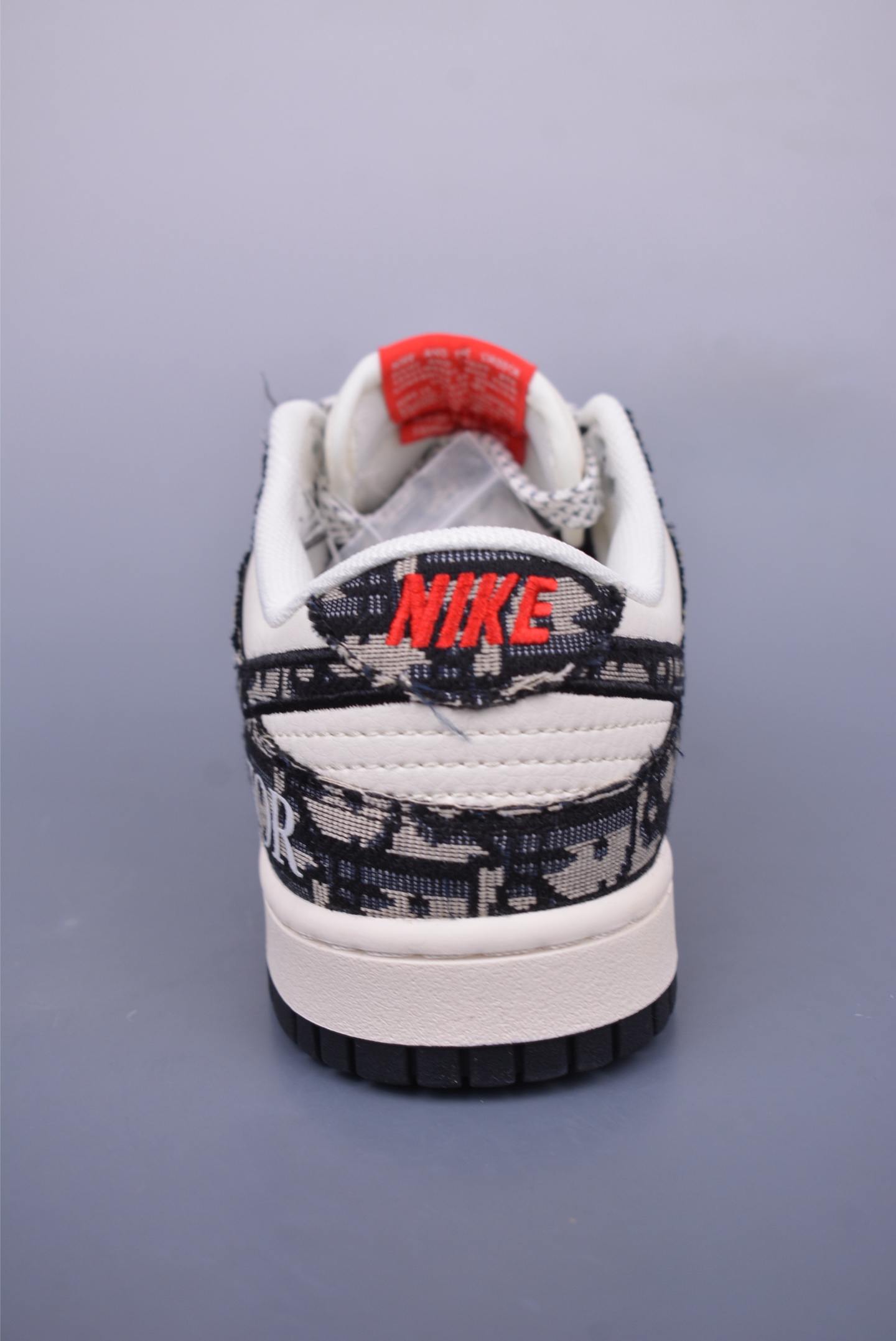 Dior x Nike SB Dunk Low Low-top Sneakers Black and White Print SJ2558-015