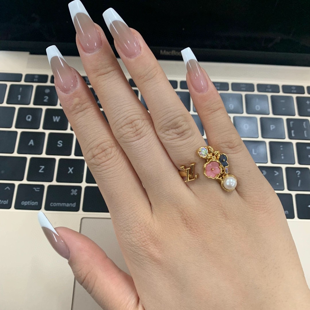 Louis Vuitton Flower Ring
