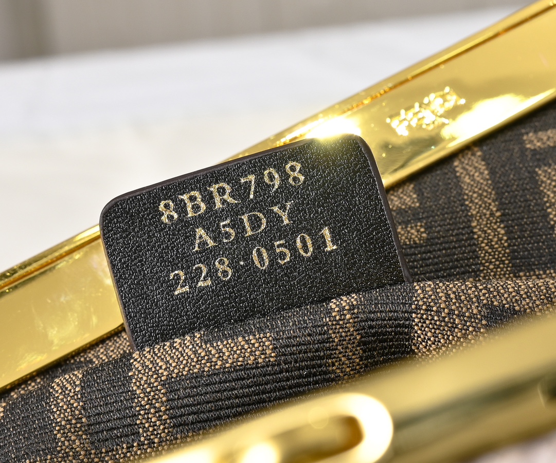 FENDI First Shoulder Bag 80016