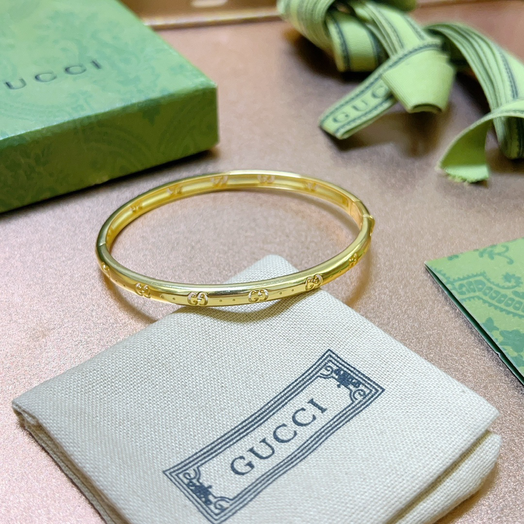 Gucci Thin Loop Engraved Gold Bracelet