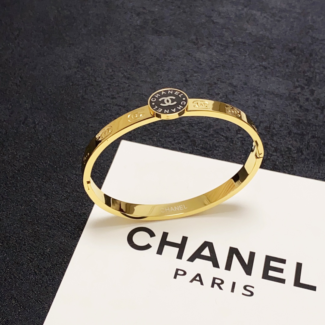 Chanel narrow engraved letter bracelet