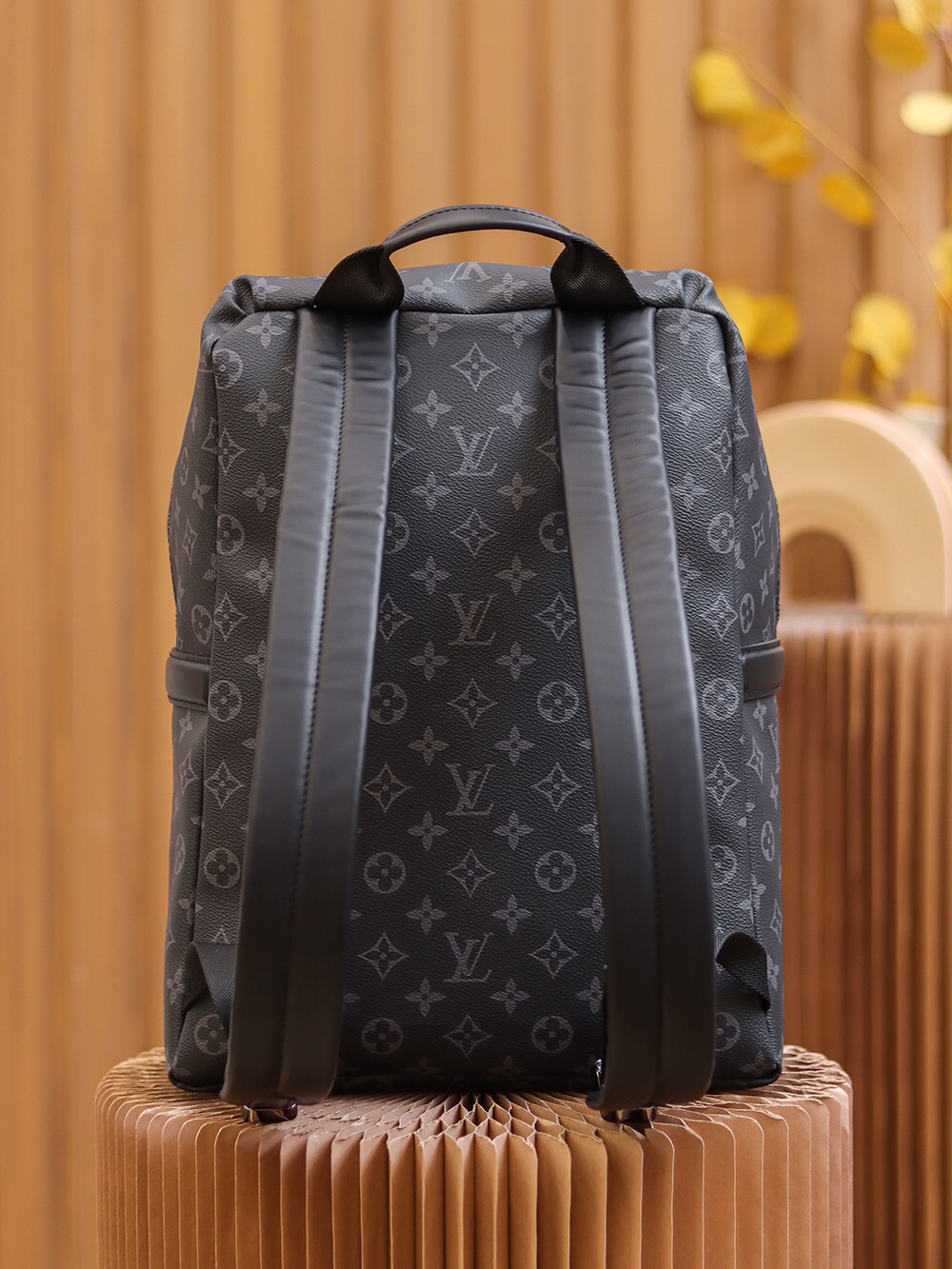 Louis Vuitton Discovery Backpack M43186