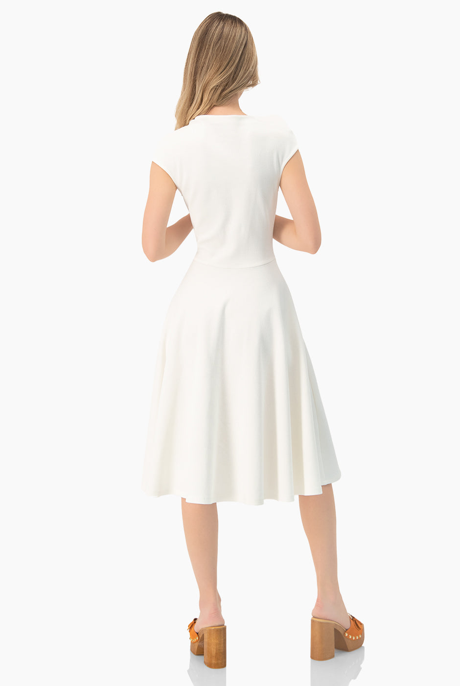 Vestido midi de cuello redondo