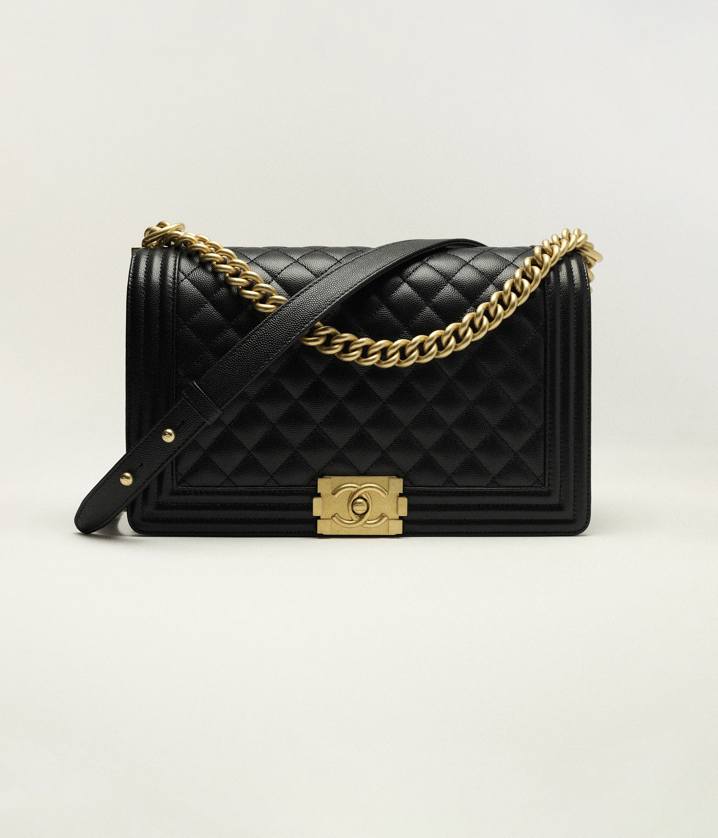 Chanel BOY CHANEL Handbag Calfskin & Ruthenium-Finish Metal Black A92193-Y09953-94305