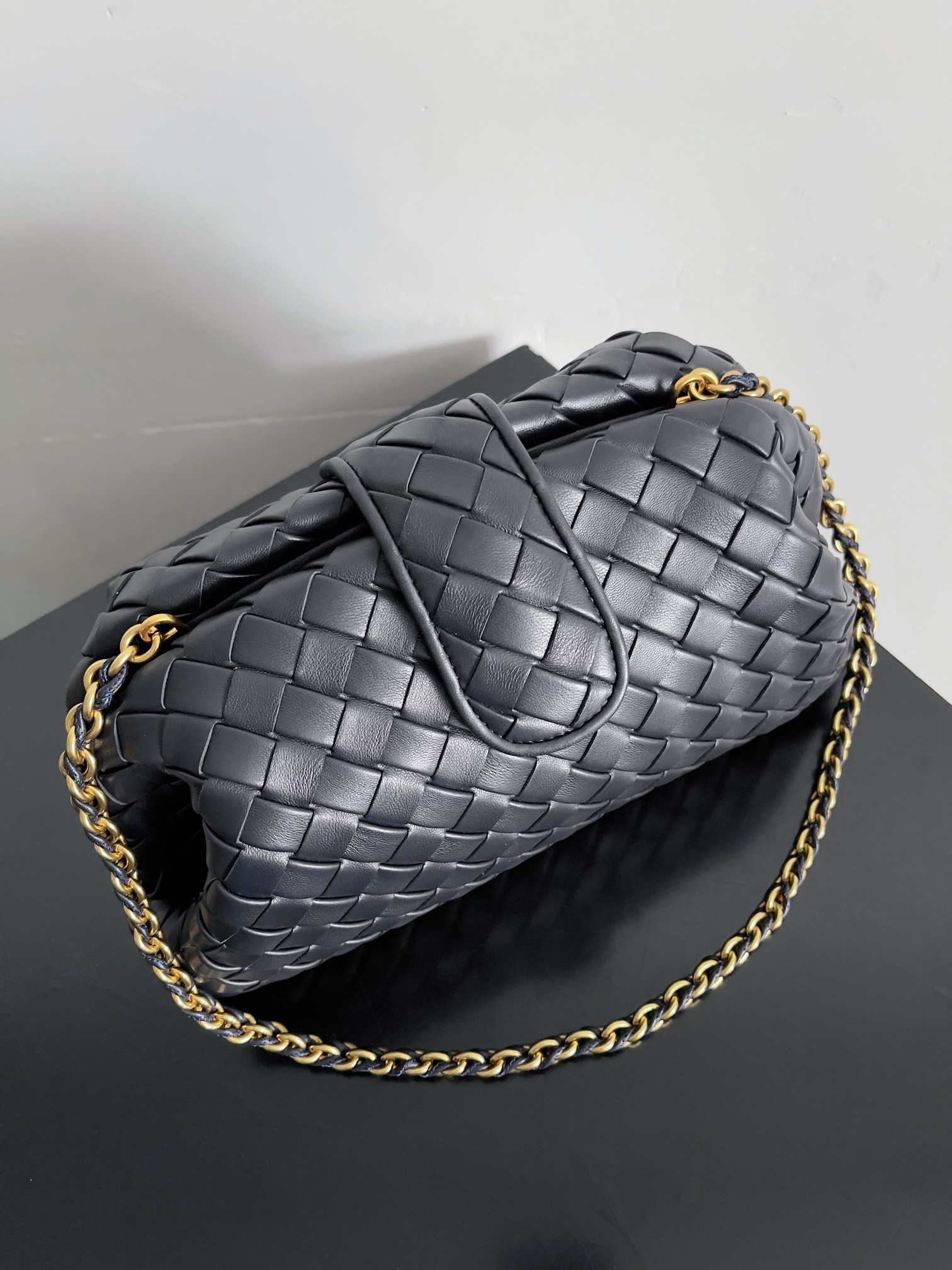 Bottega Veneta LAUREN CLUTCH chain clutch bag 785807