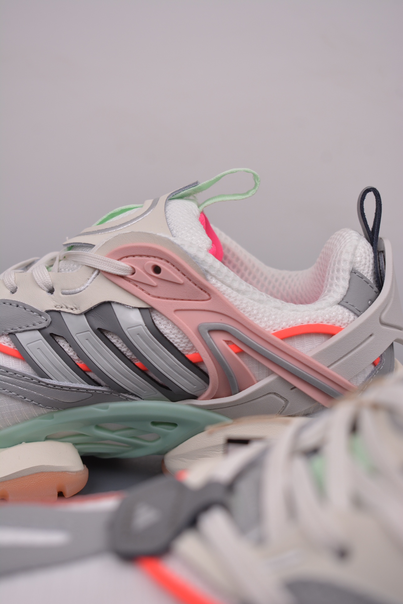 Adidas XLG Runner Deluxe off-white peach pink jade green IH7797