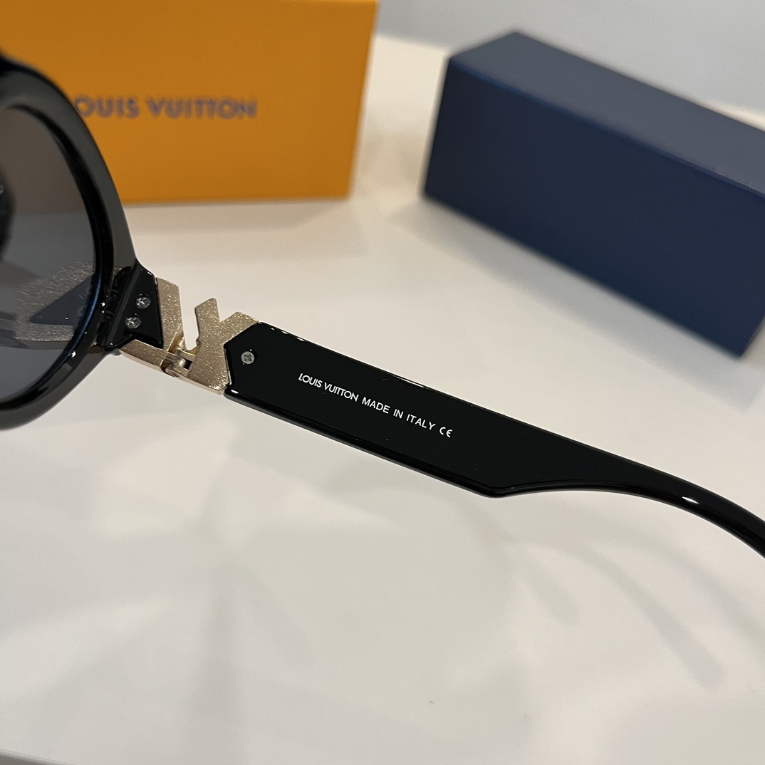 Louis Vuitton Round Frame Sunglasses
