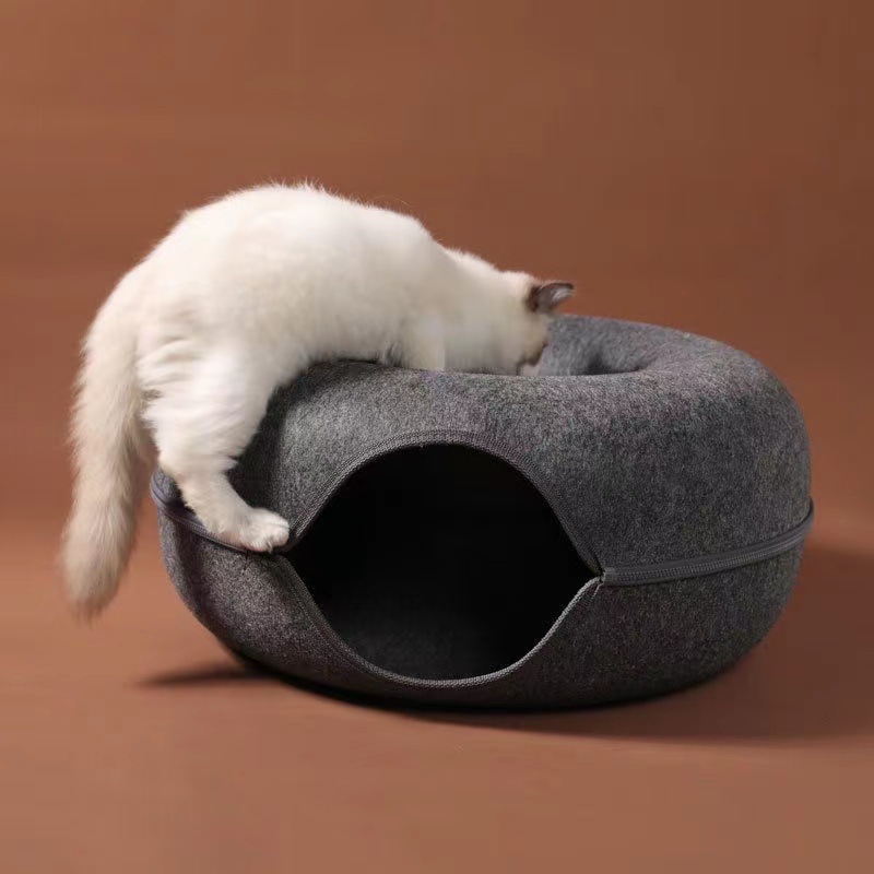 Large Cat Tunnel Bed for Indoor Cats, Scratch Resistant Donut Cat Bed, Up to 30 Lbs
