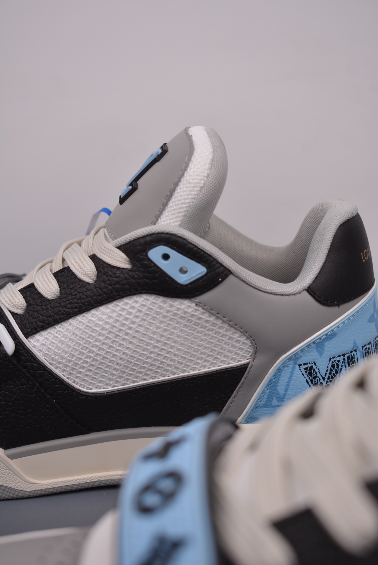 Louis Vuitton Trainer Sneaker Low Black Gray Blue 1AC50W