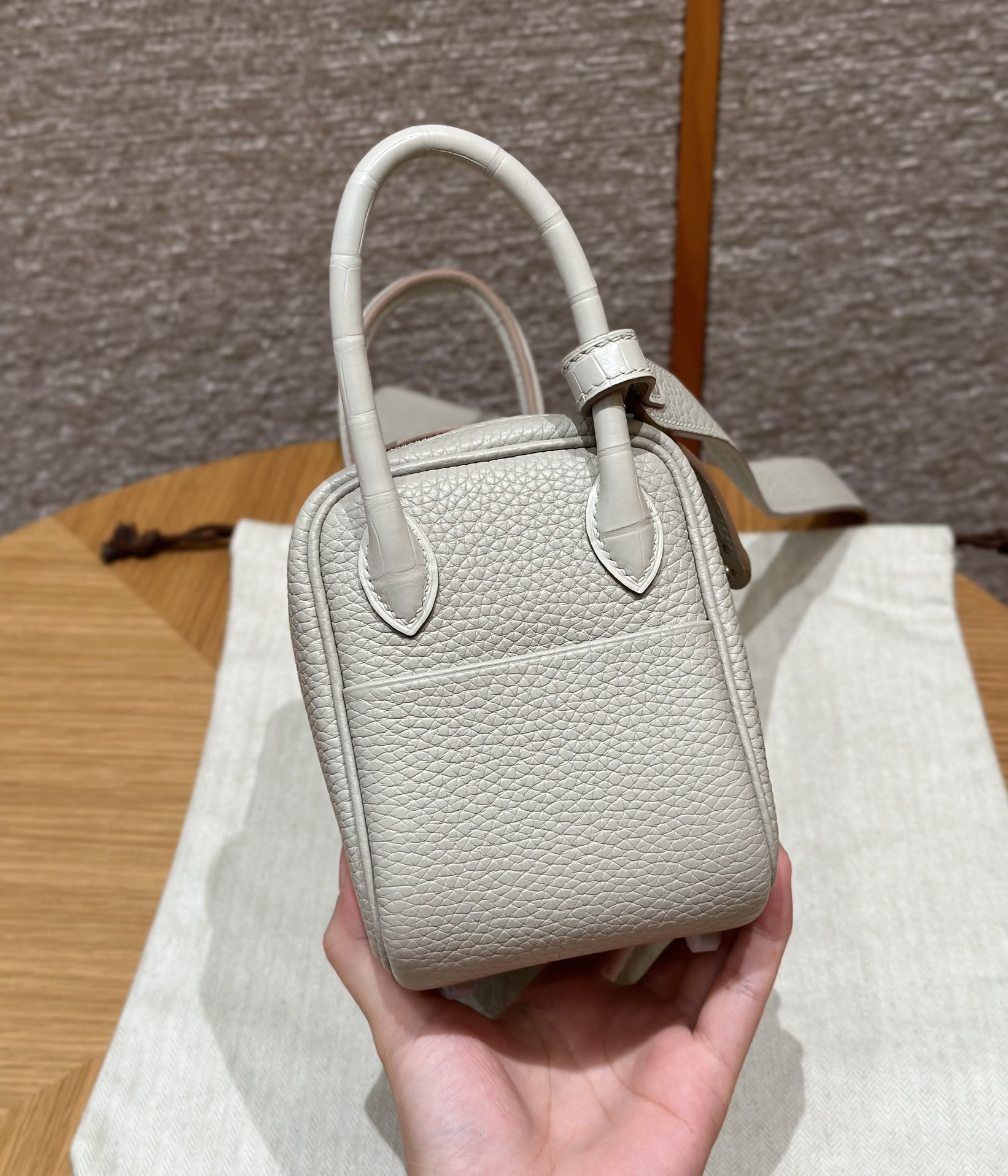 Hermès Mini Lindy 80Girs Perle Handbag (Handmade to Order)