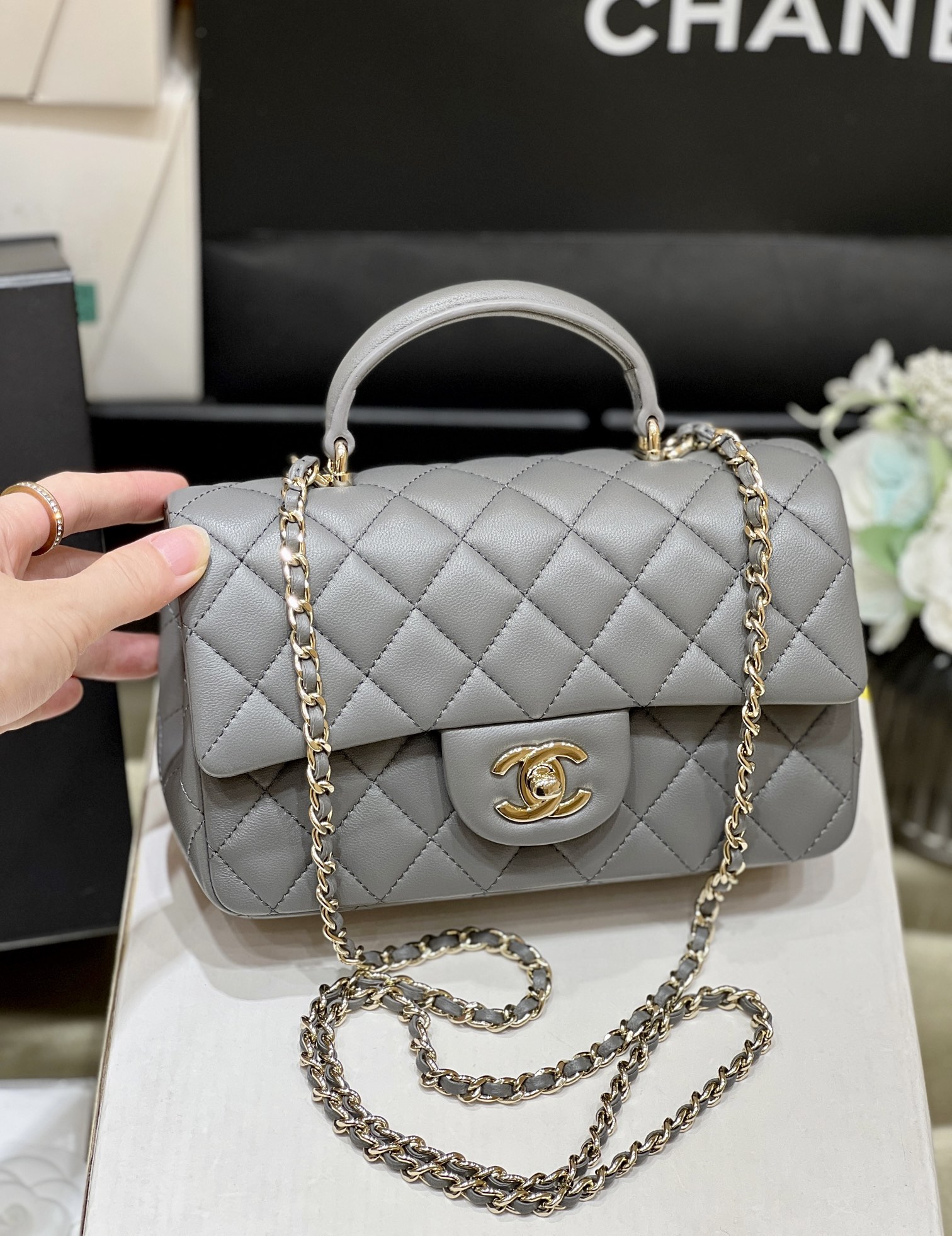 Chanel 23S cf mini handle AS2431
