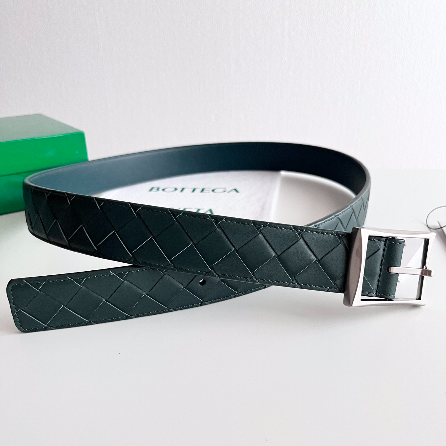 Bottega Veneta intreccio woven cowhide double-sided waistband with a width of 3.5cm