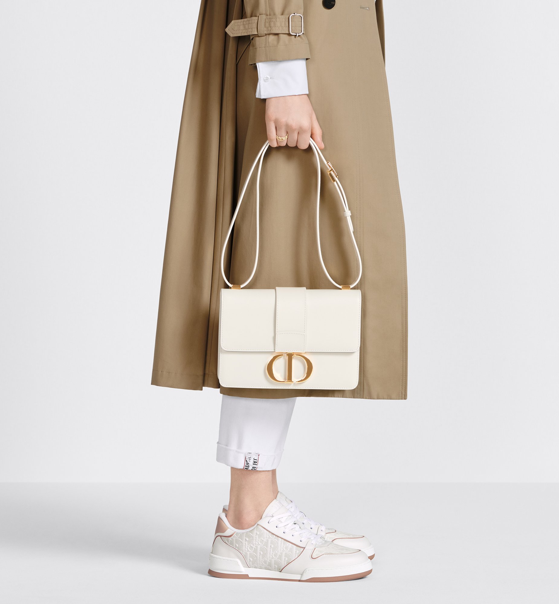 Dior 30 Montaigne Handbag M9203UMOS_M941