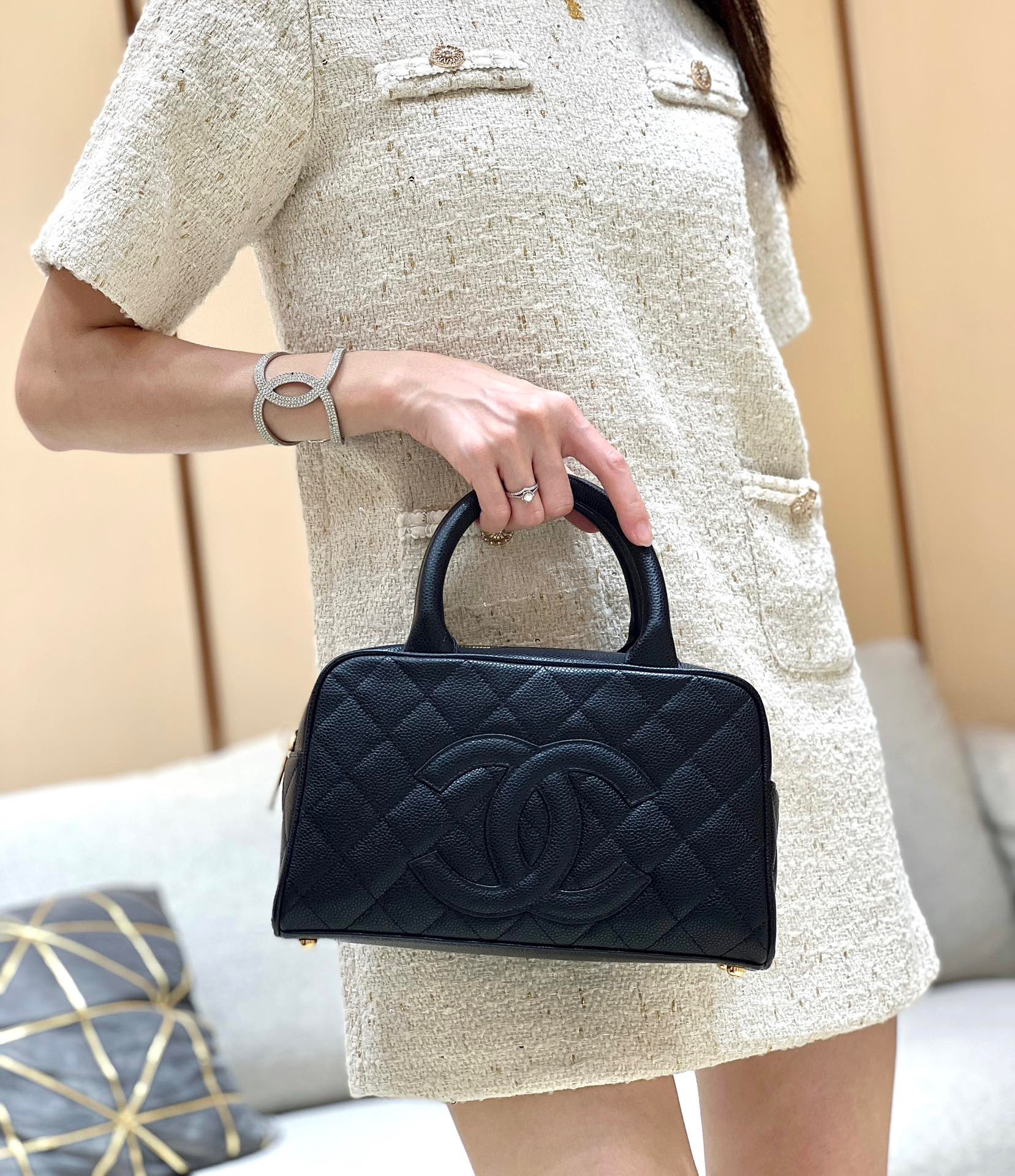 Chanel Vintage Bowling Bag 20996