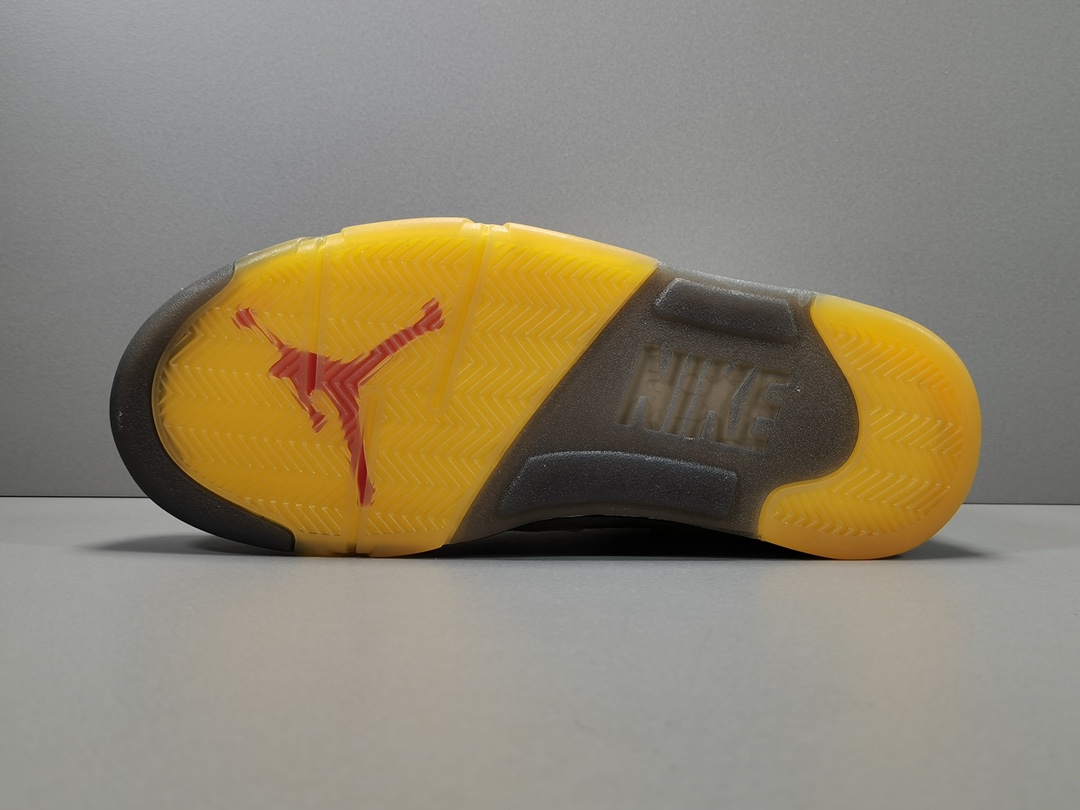 Off-White™ x Air Jordan Retro 5SailCT8480-100