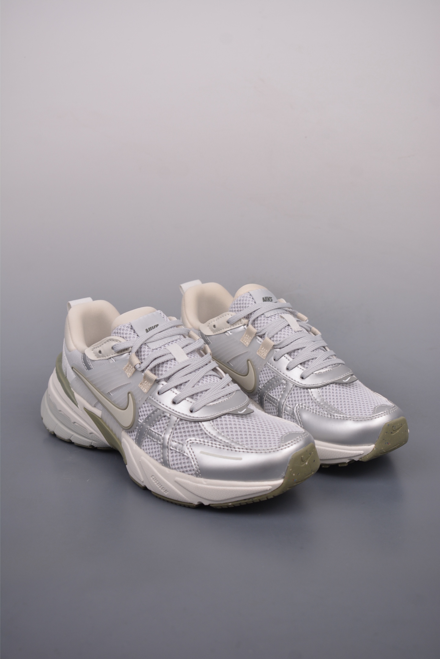 Nike Wmns V2K Runtekk Low Photon Dust Summit White FD0736-006