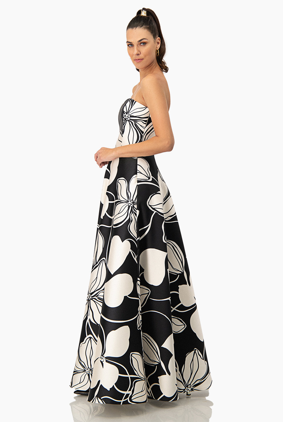 Vestido strapless con estampado floral