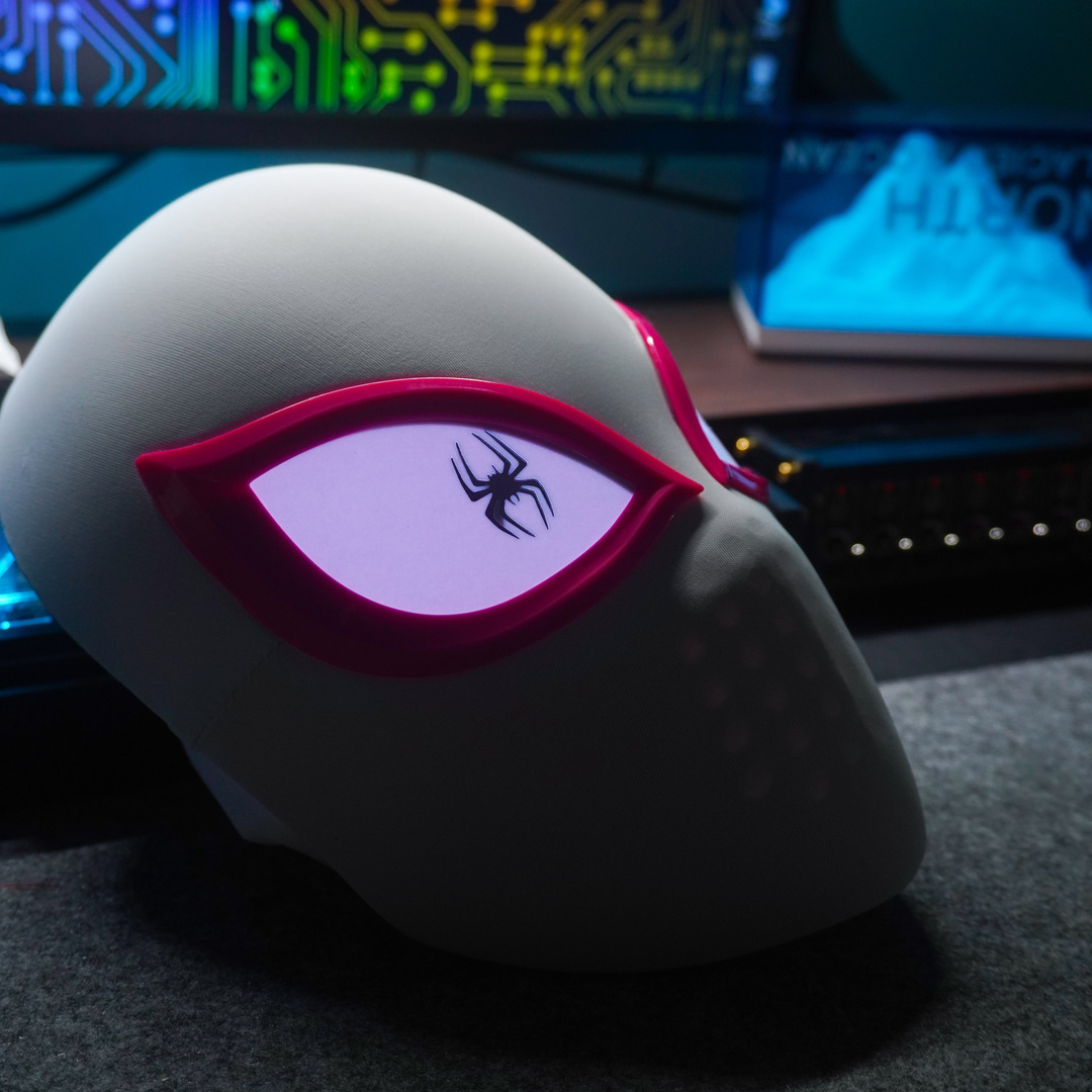 Gwen Light Up Mask