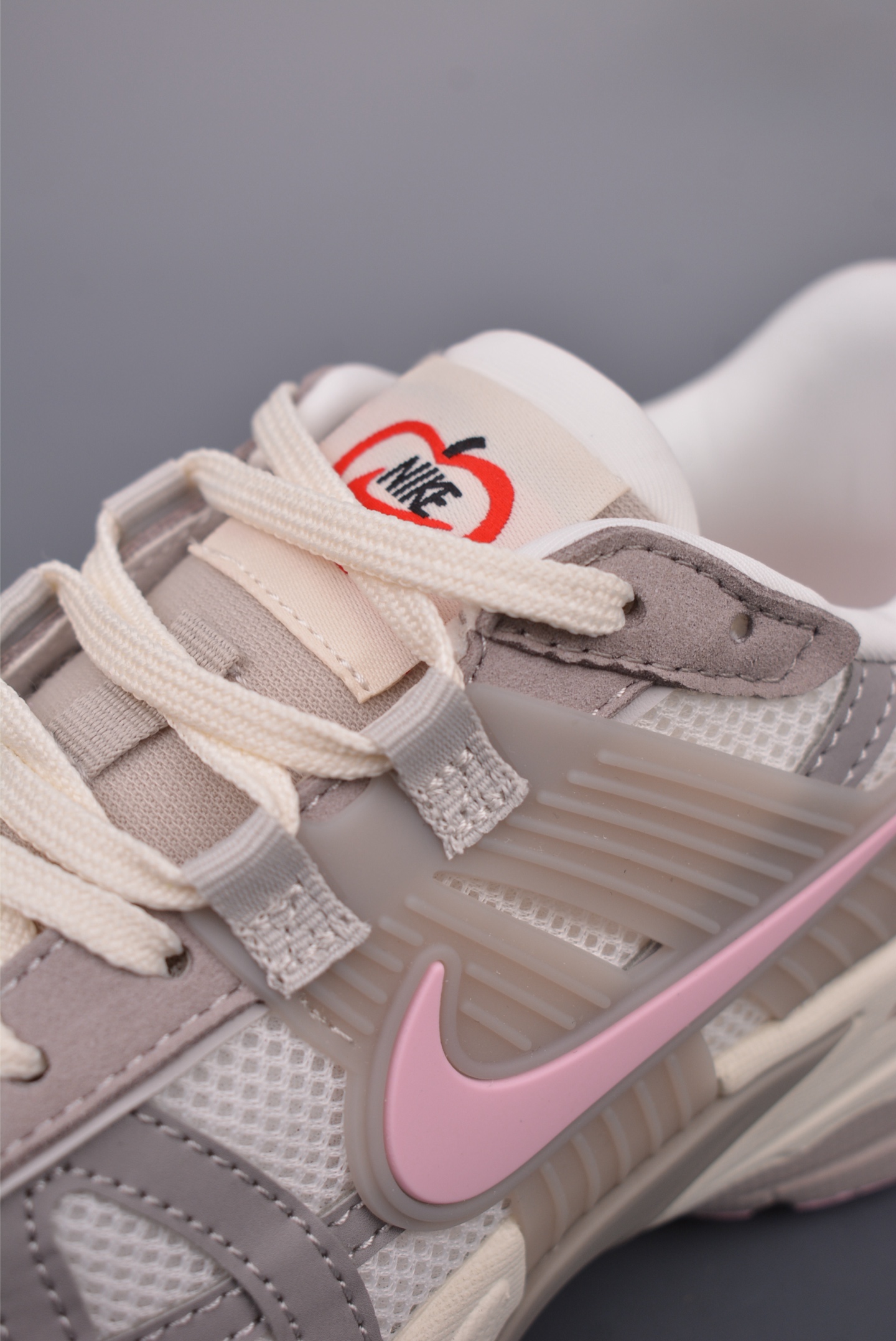 Nike Wmns V2K Runtekk Low Light Grey White Pink HV5997-161
