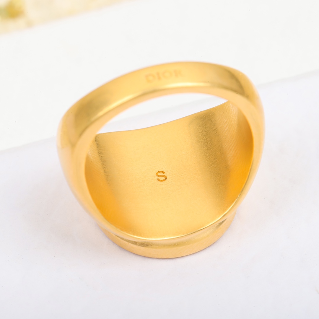 Dior CD coin letter ring