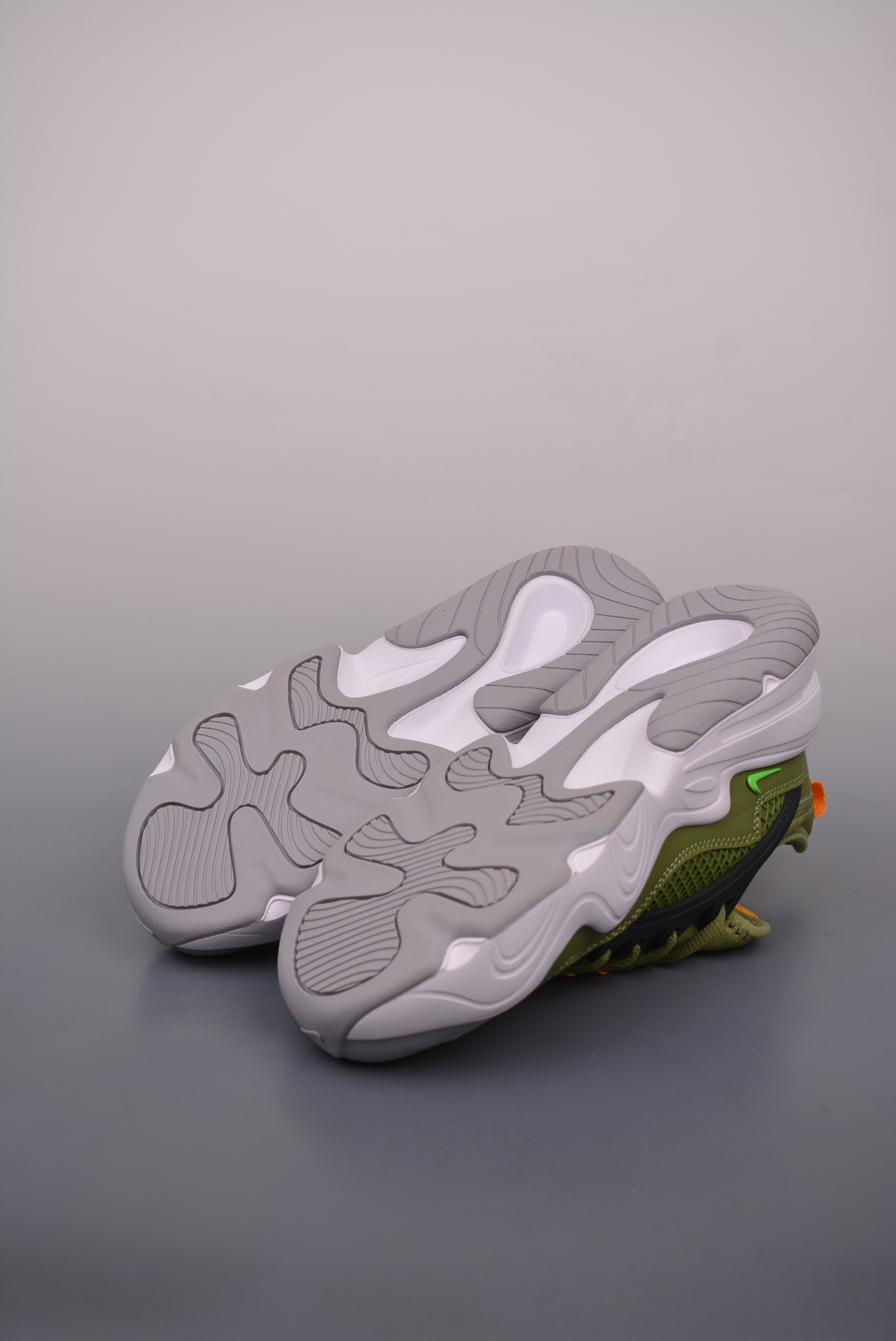 Nike Victory X Serena Williams Design Crew Green  FQ9305-006