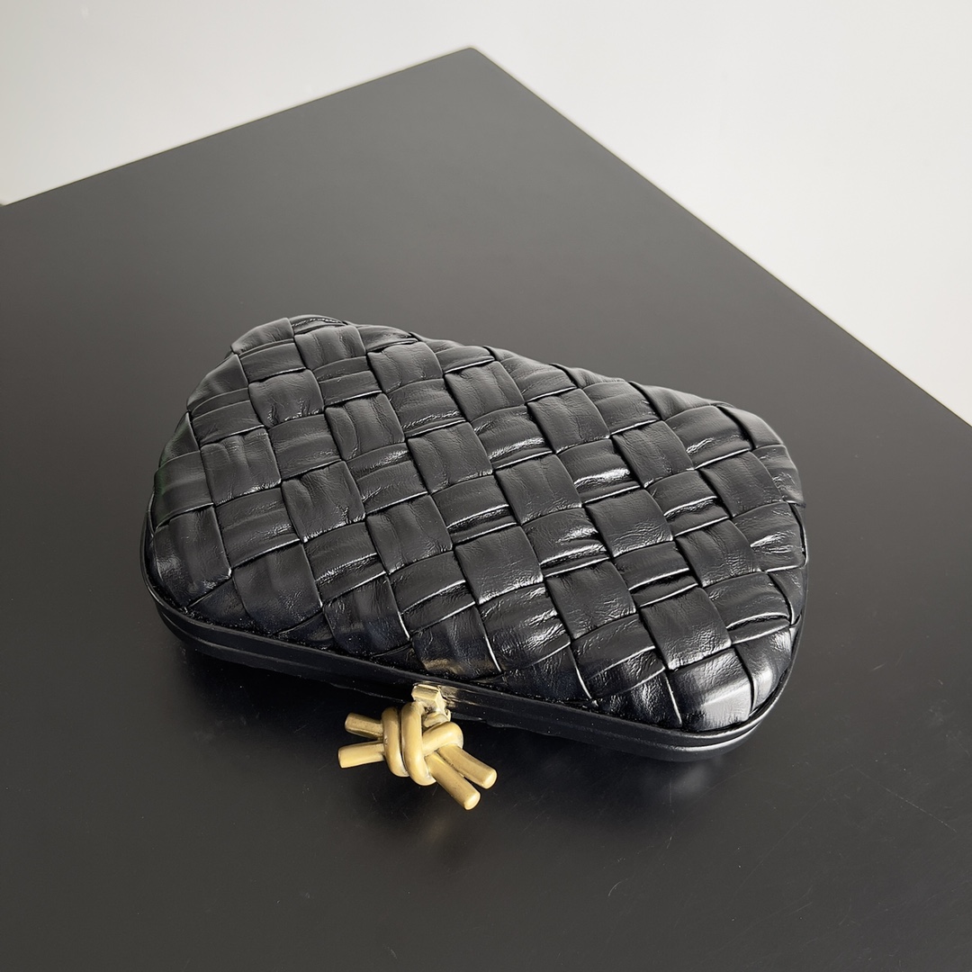 Bottega Veneta Knot woven evening bag 717622