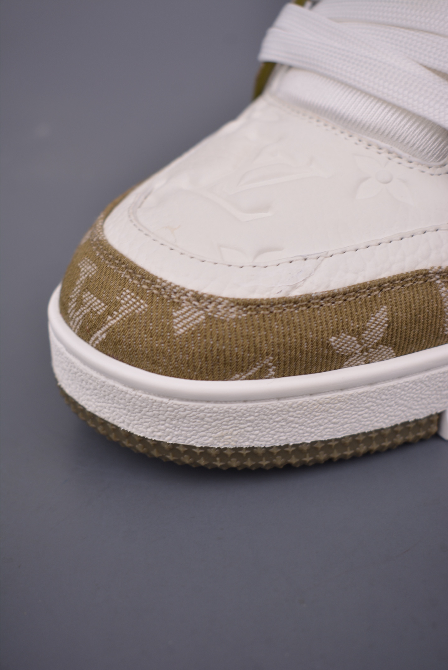 Louis Vuitton Trainer Sneaker Low 