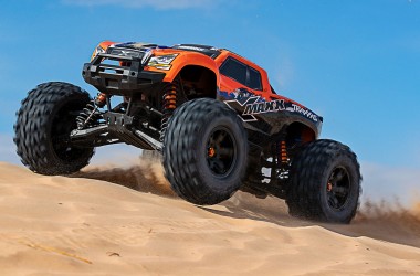 X-MAXX 4x4 new 8S version RTR complete set with 2x 4S / 5000 mAh batteries + Dual charger 2x120W