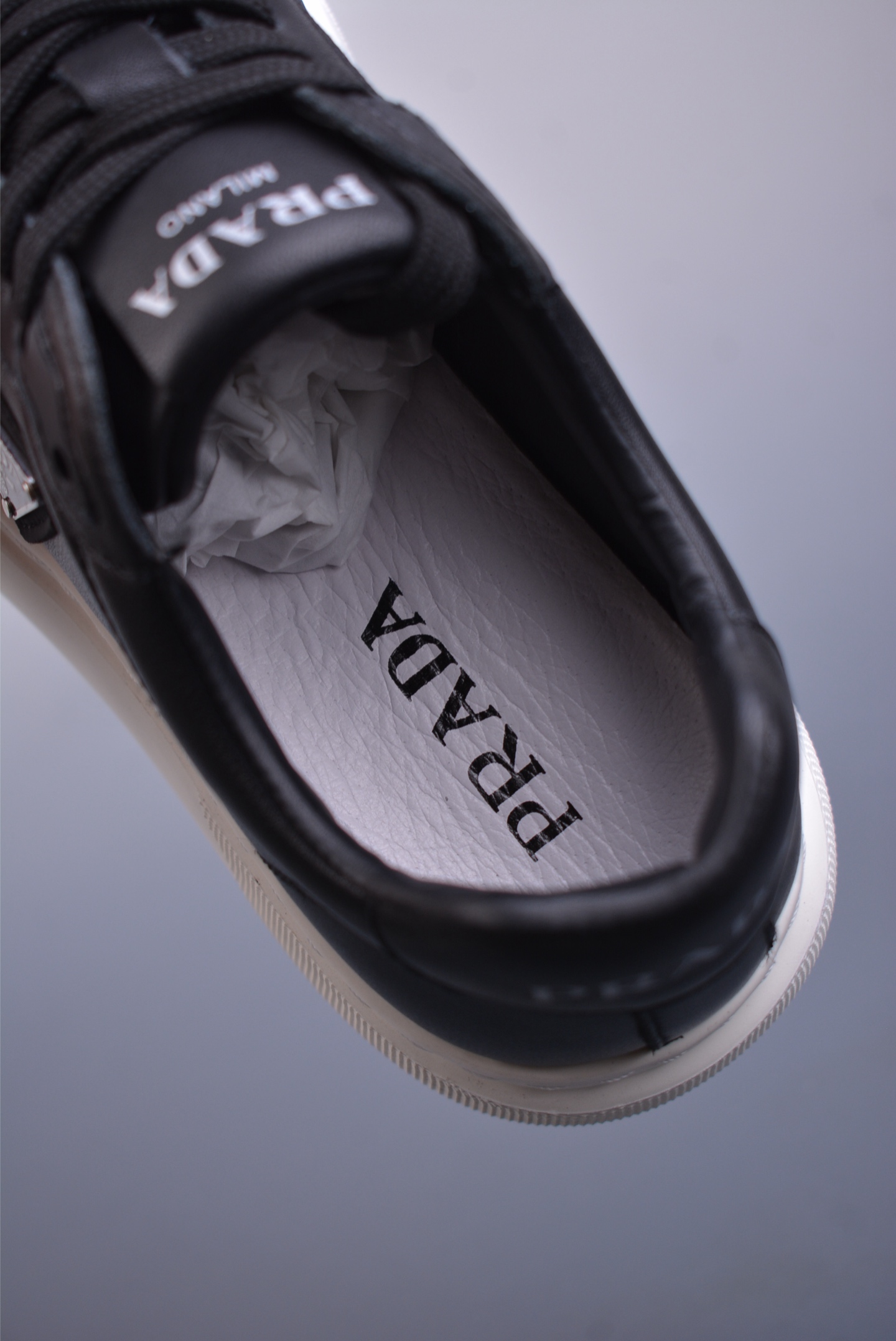 Prada PRAX 01 Triangle Logo Leather Sneakers Triangle Series Sports Shoes Black and White 3D968M