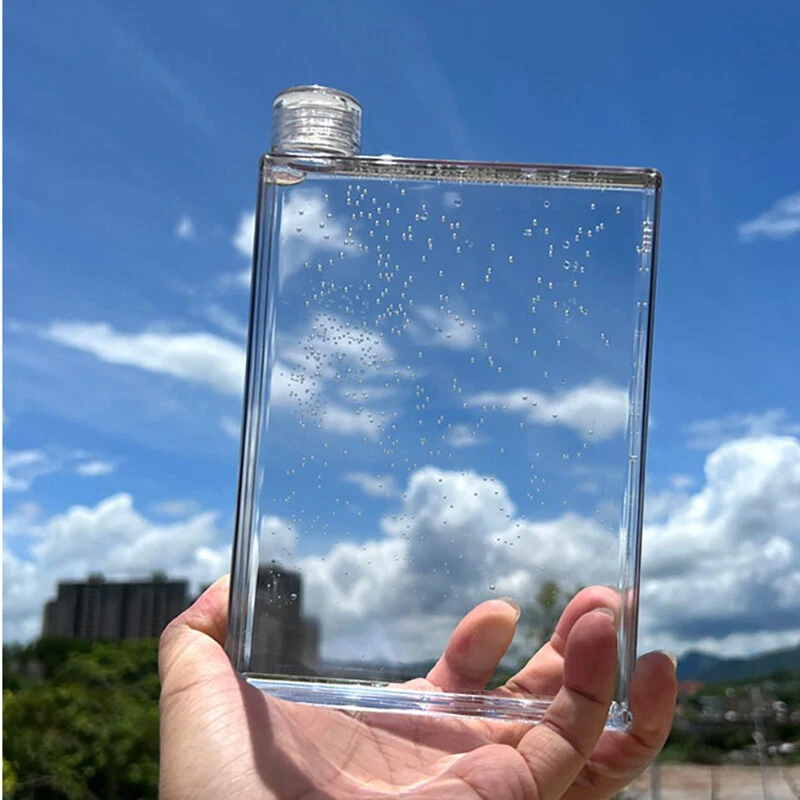 💧📚Fashionable laptop water bottle (750ml)