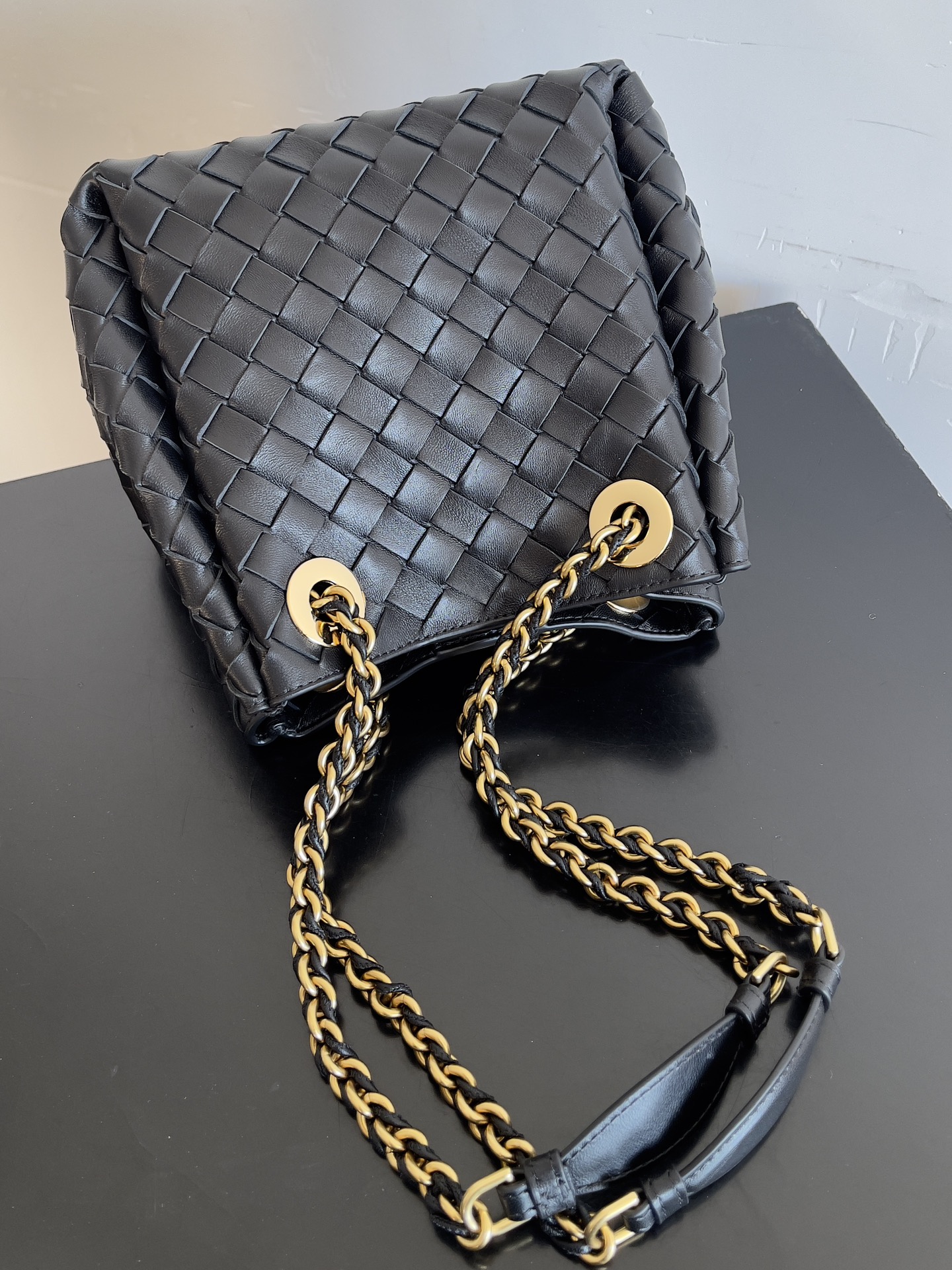BOTTEGA VENETA New Chain Parachute Bag 817175