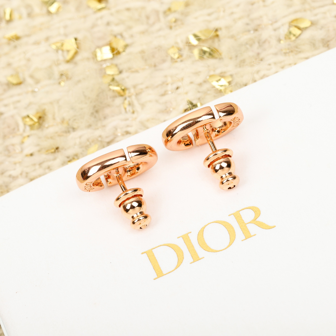 Dior CD letter earrings