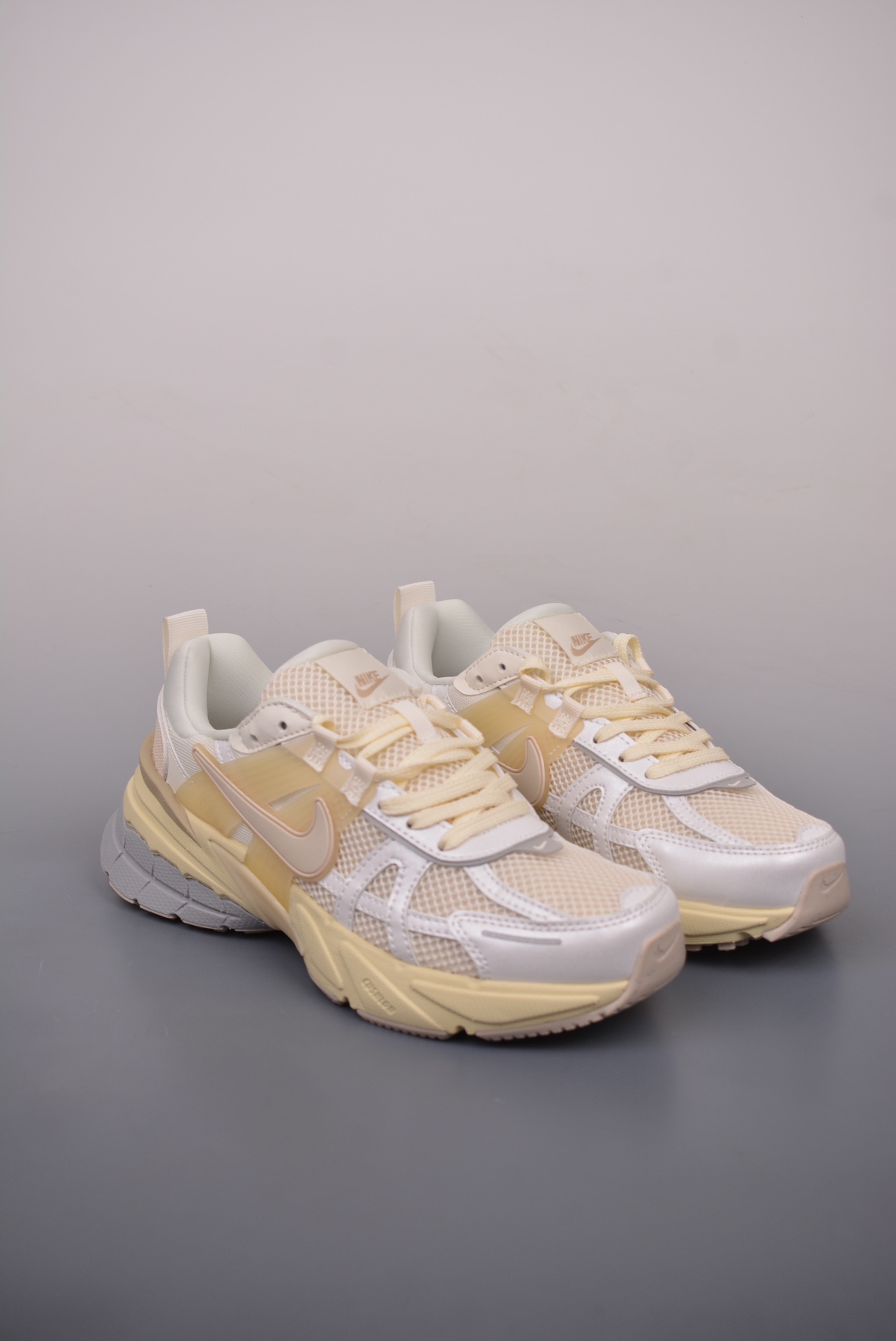 NIKE V2K Runtekk White Pink Khaki HQ1512-110