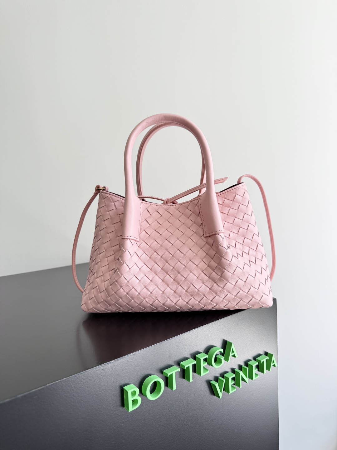 BOTTEGA VENETA 2025 PINACOTECA Small Bag 819004