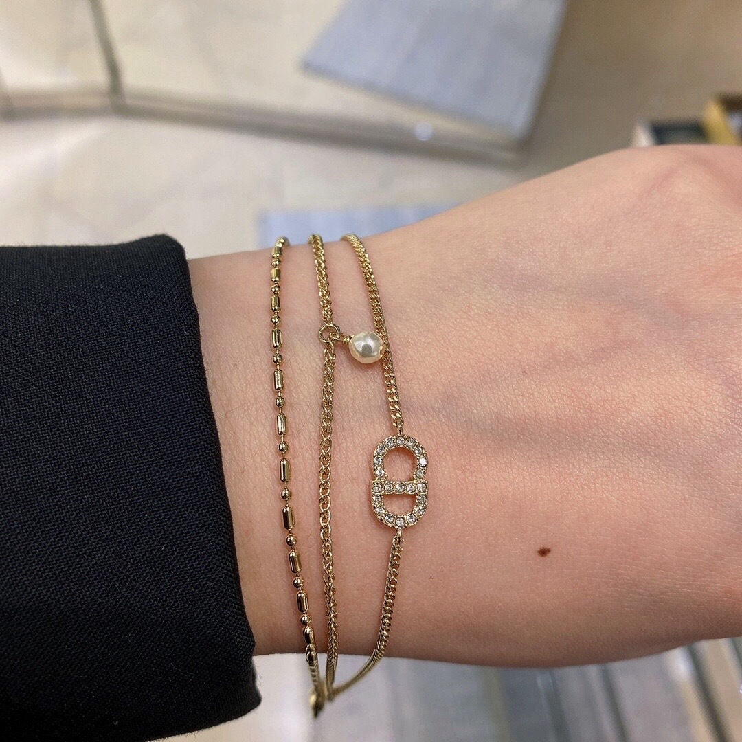 Dior triple chain pearl bracelet