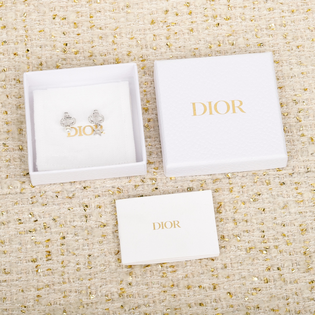 Dior star pearl earrings