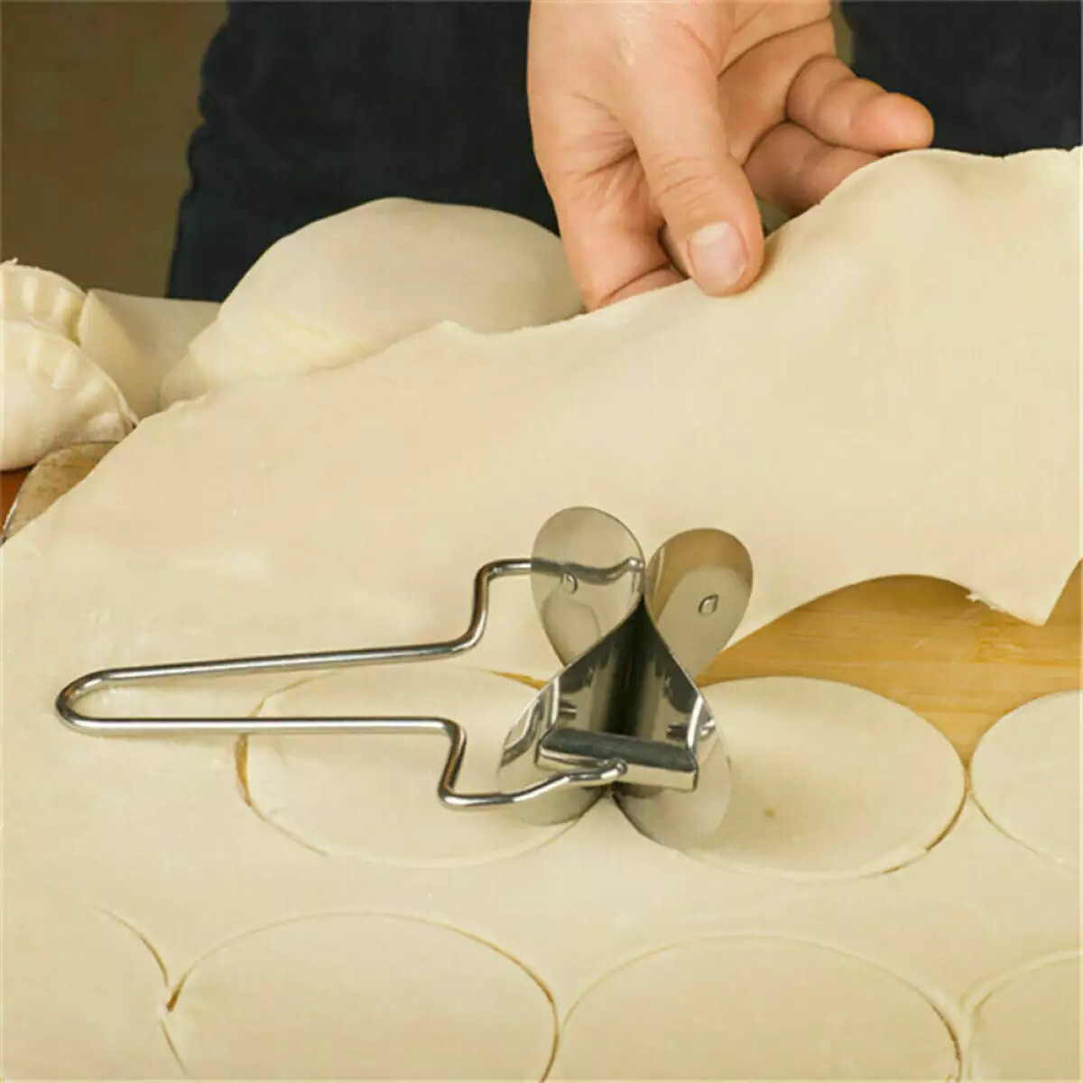 (💥49% OFF--Last Day Sale)--Set Of Dumpling Mould(Dumpling mould+Flour ring cutter)--BUY 2 SETS GET 5% OFF